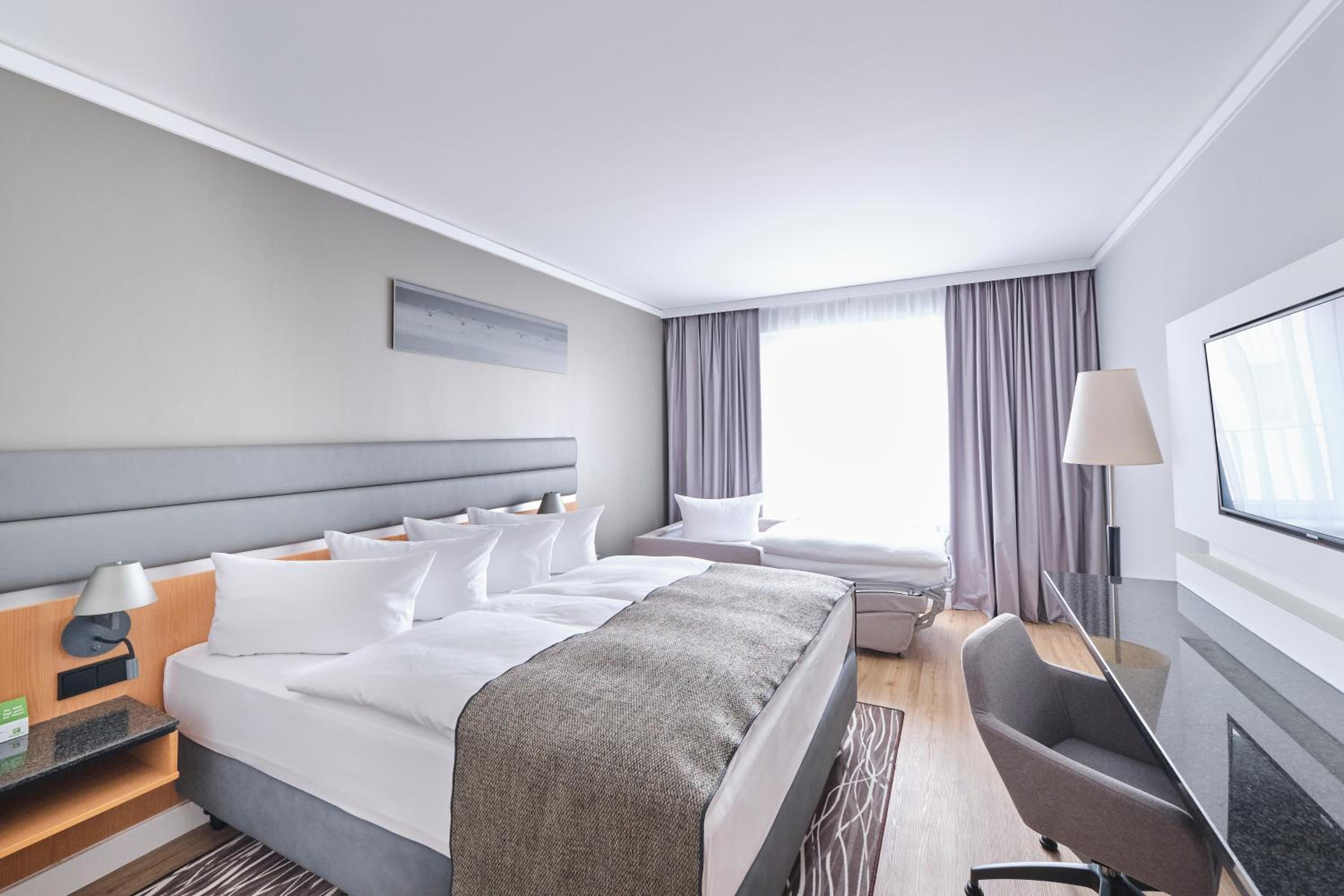 Queen Room with Sofa Bed