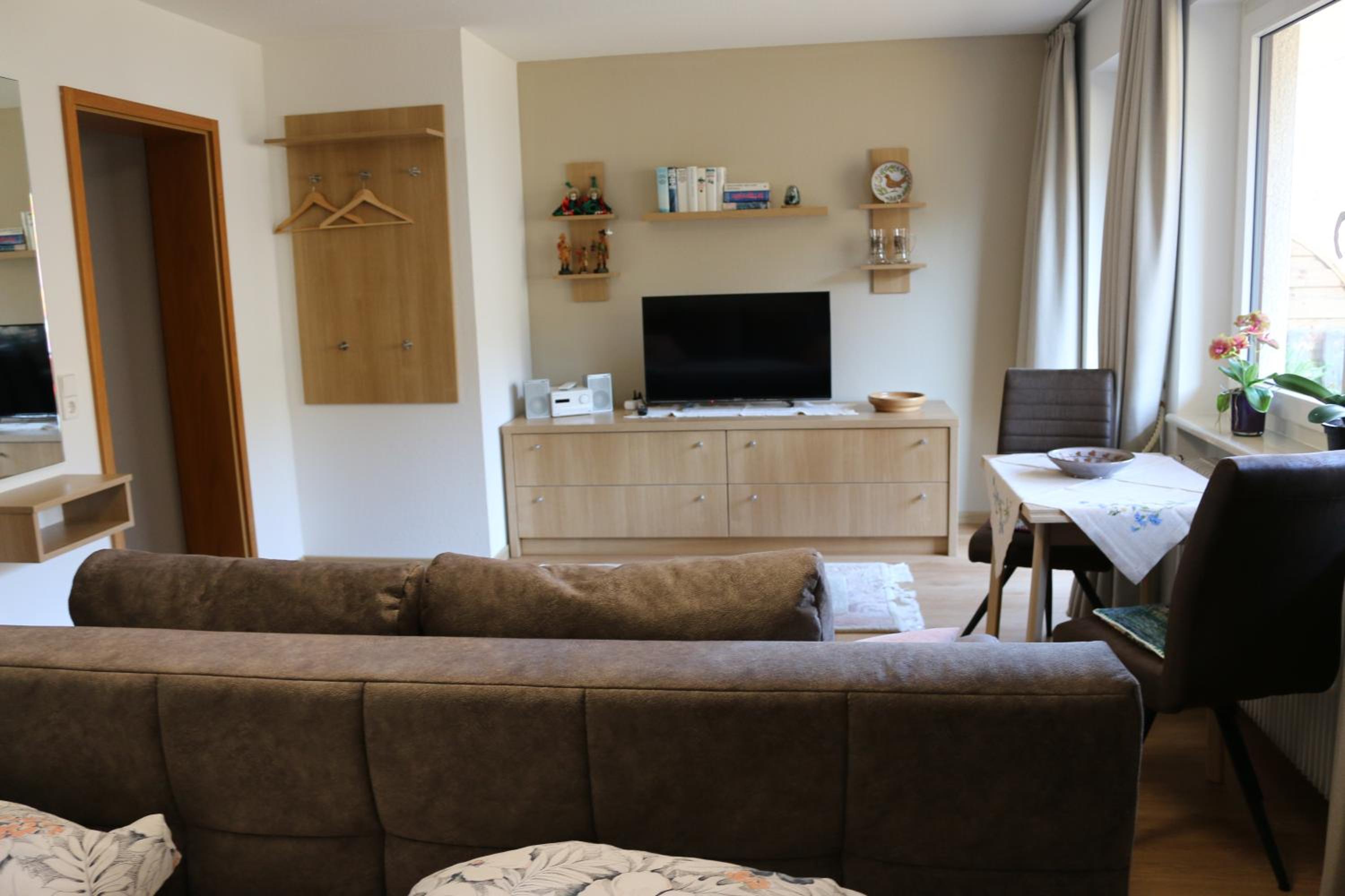 One-Bedroom Apartment - Photo 1