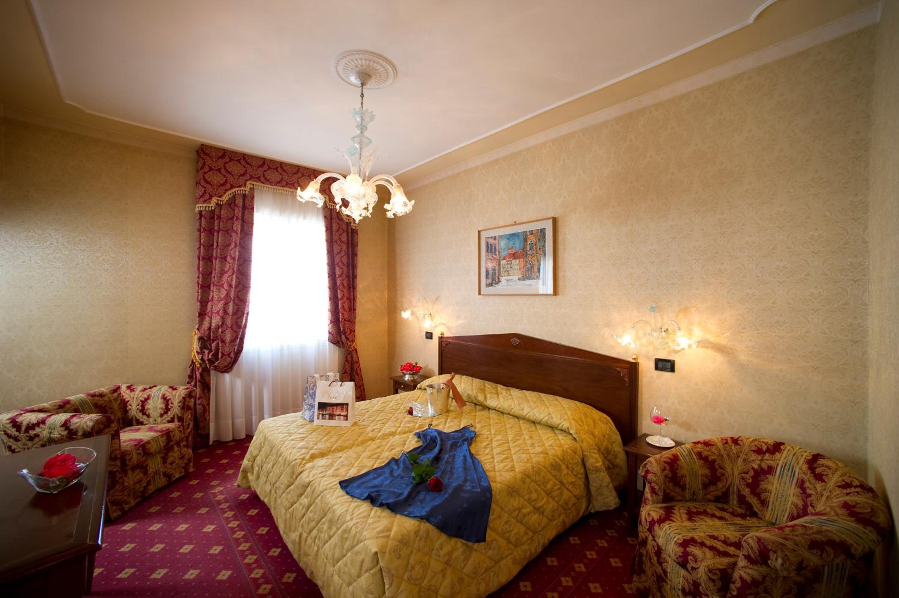 Classic Double or Twin Room - Photo 2