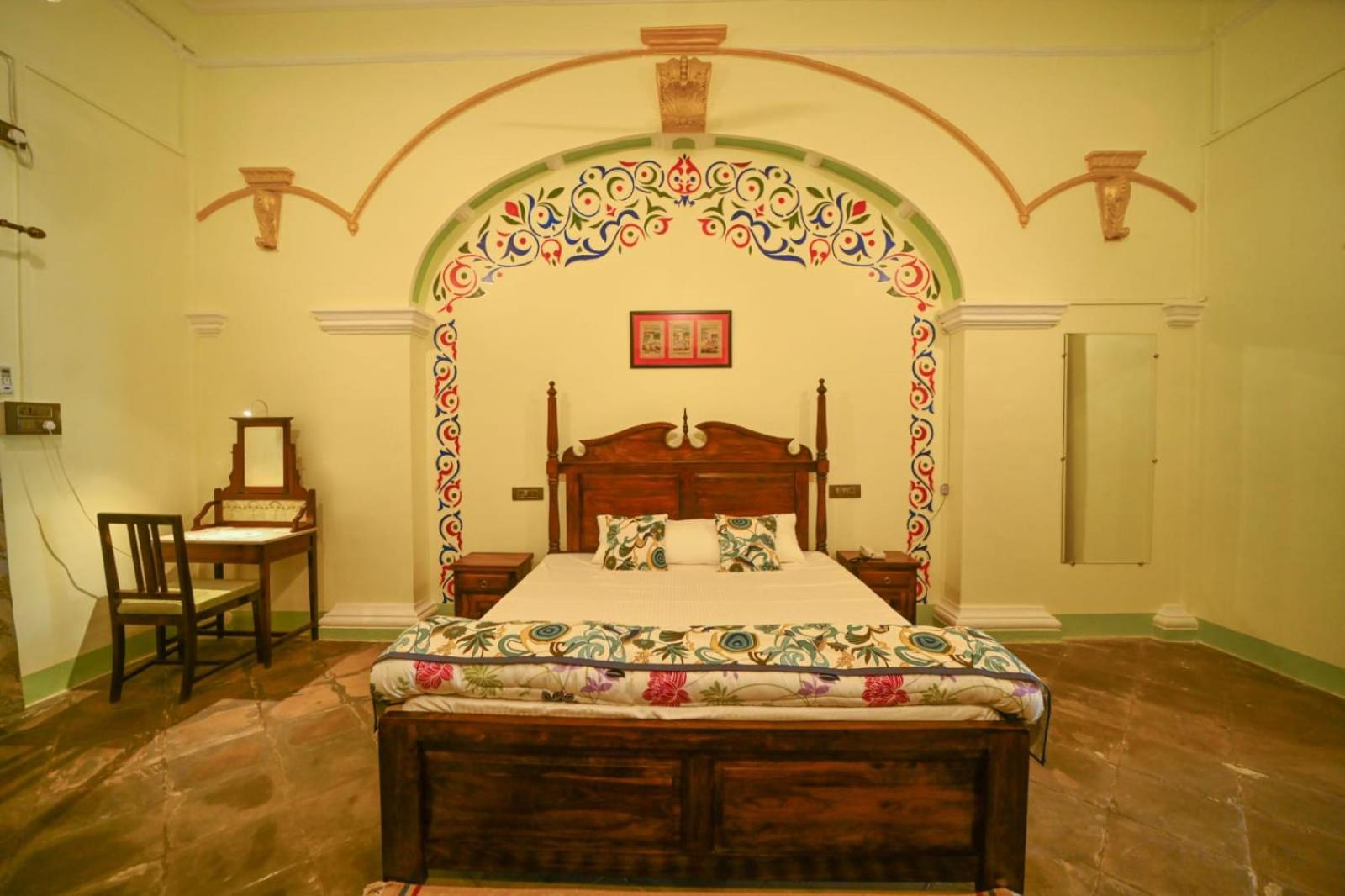 Deluxe King Room photo 1