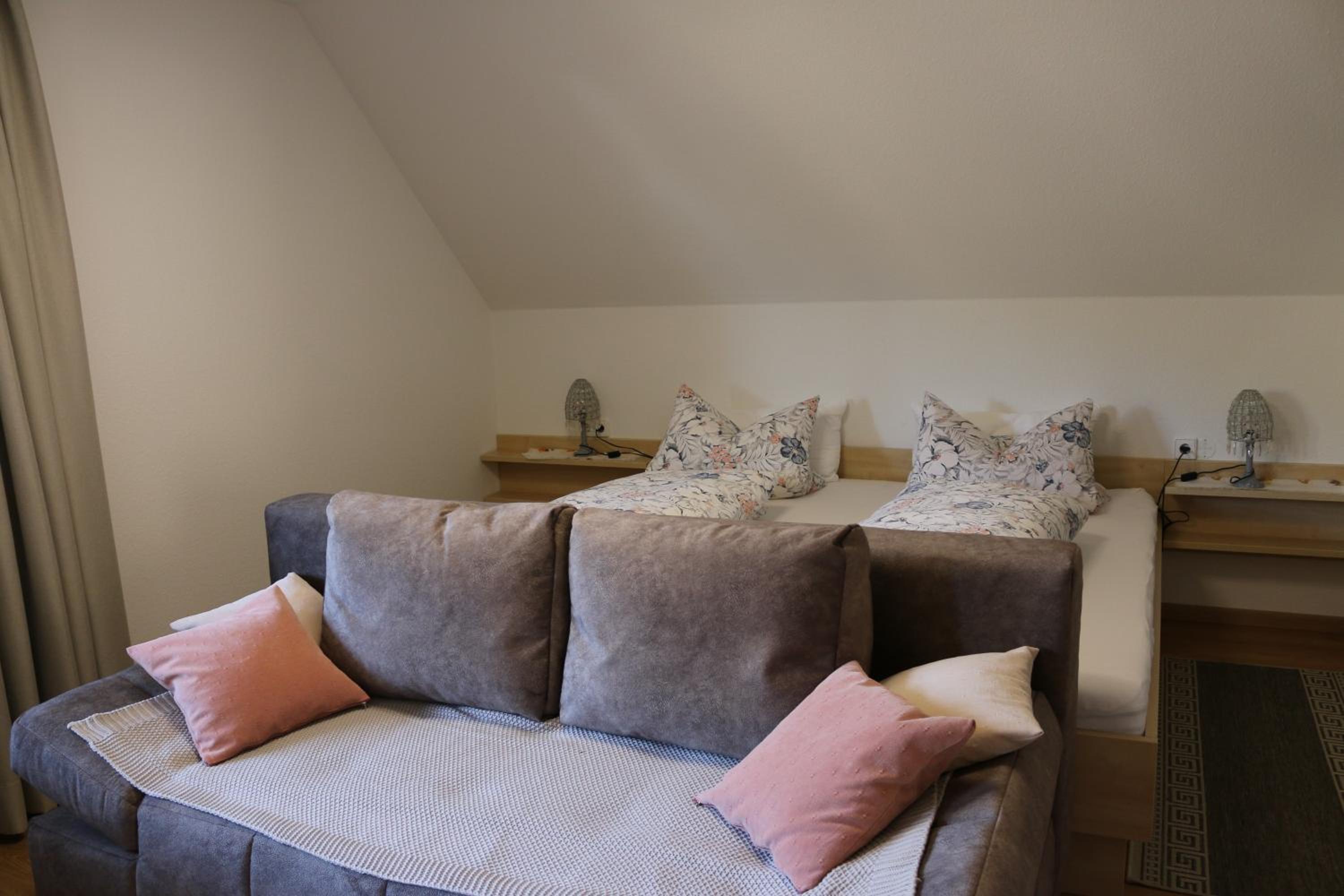 One-Bedroom Apartment - Photo 9