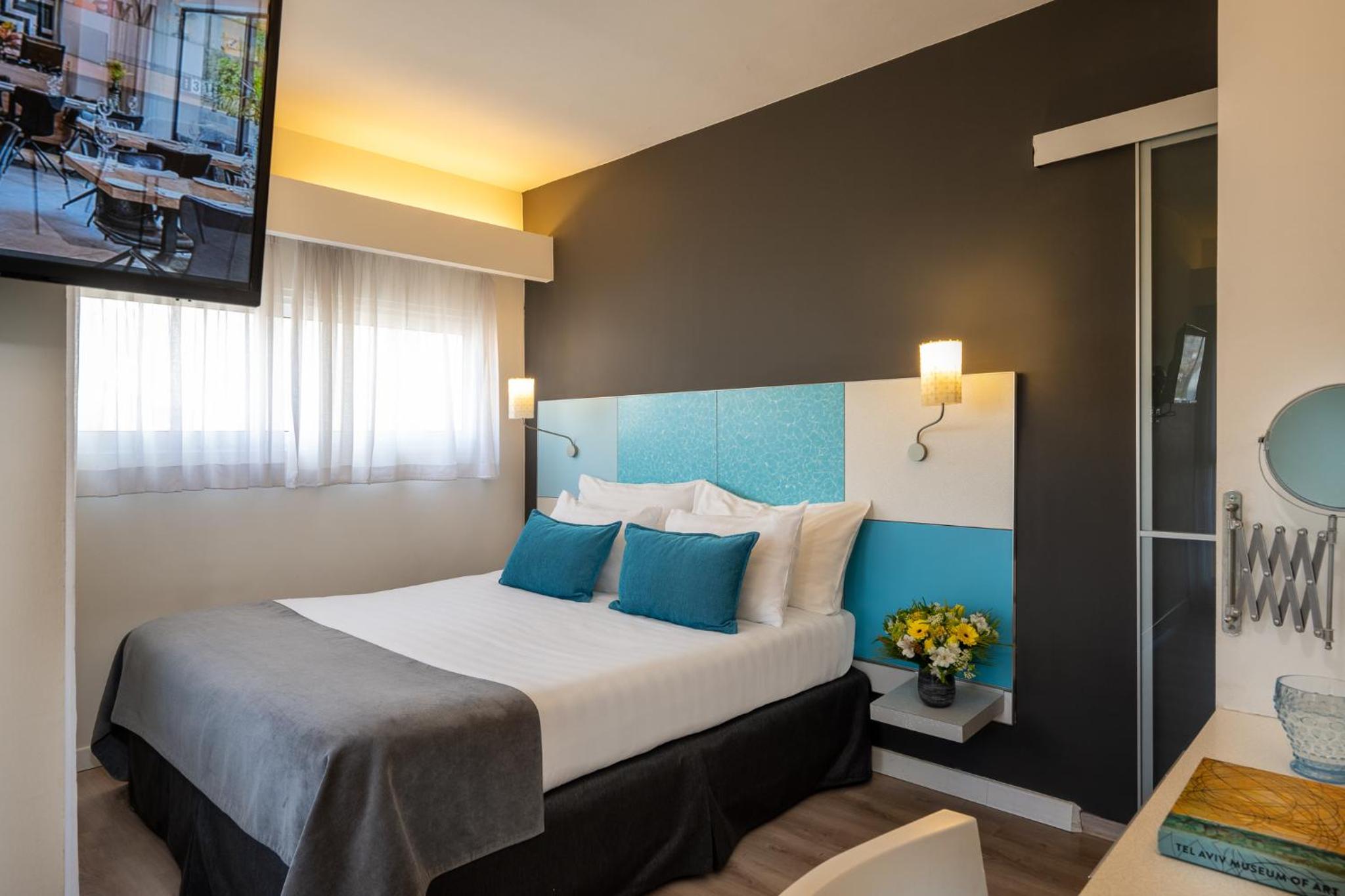 Superior Room with Balcony - Photo 1