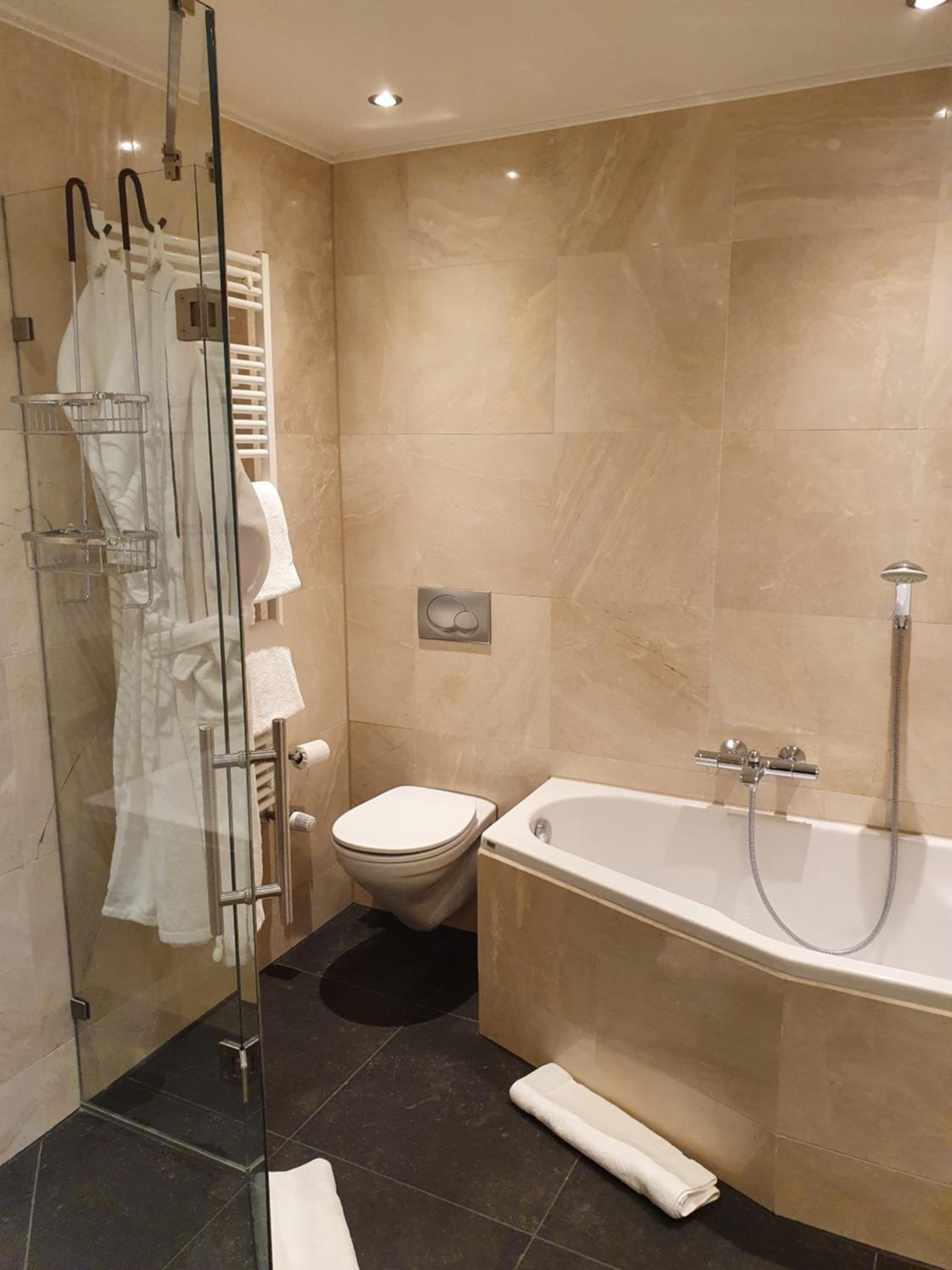 Superior Room - Photo 13