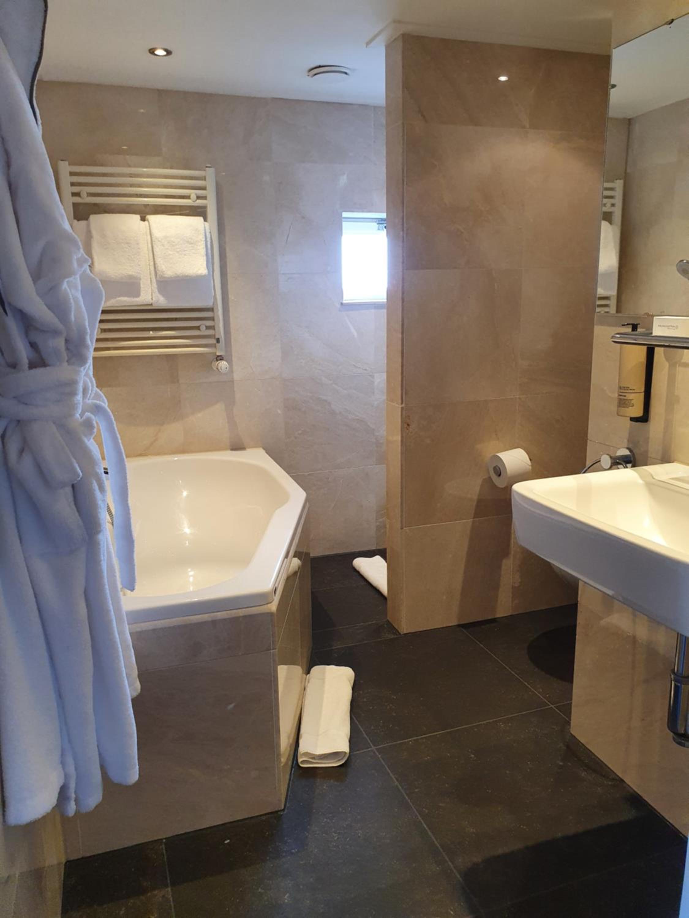 Superior Room - Photo 12