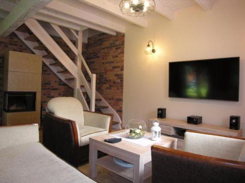 Three-Bedroom House photo 2