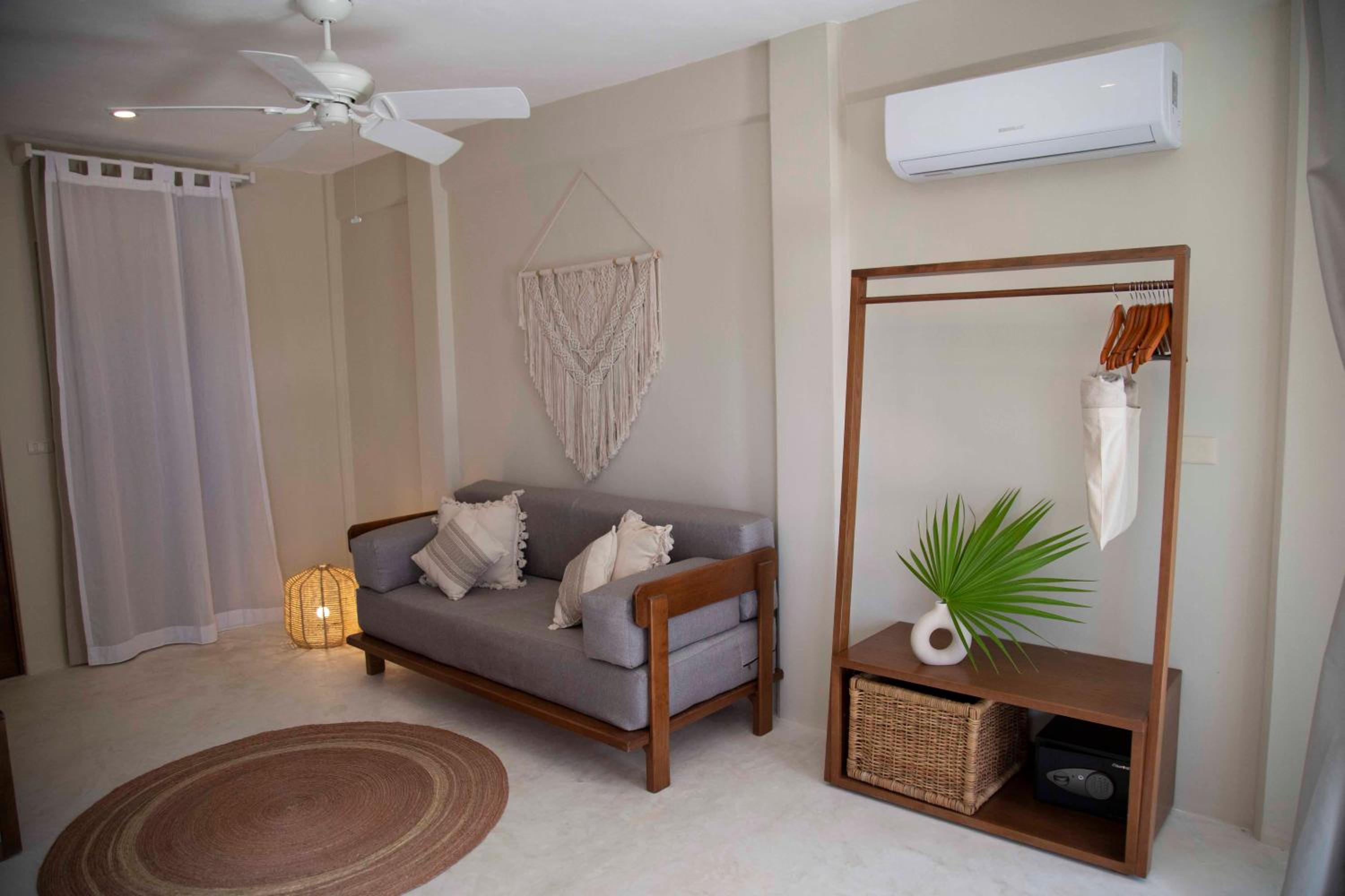 Triple Room with Balcony - Photo 26