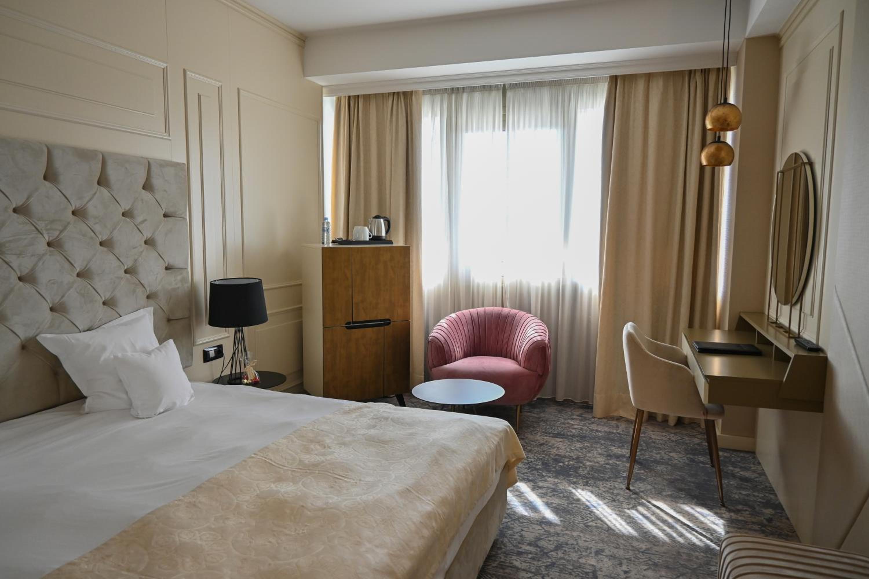 Executive Triple Room with Balcony photo 2