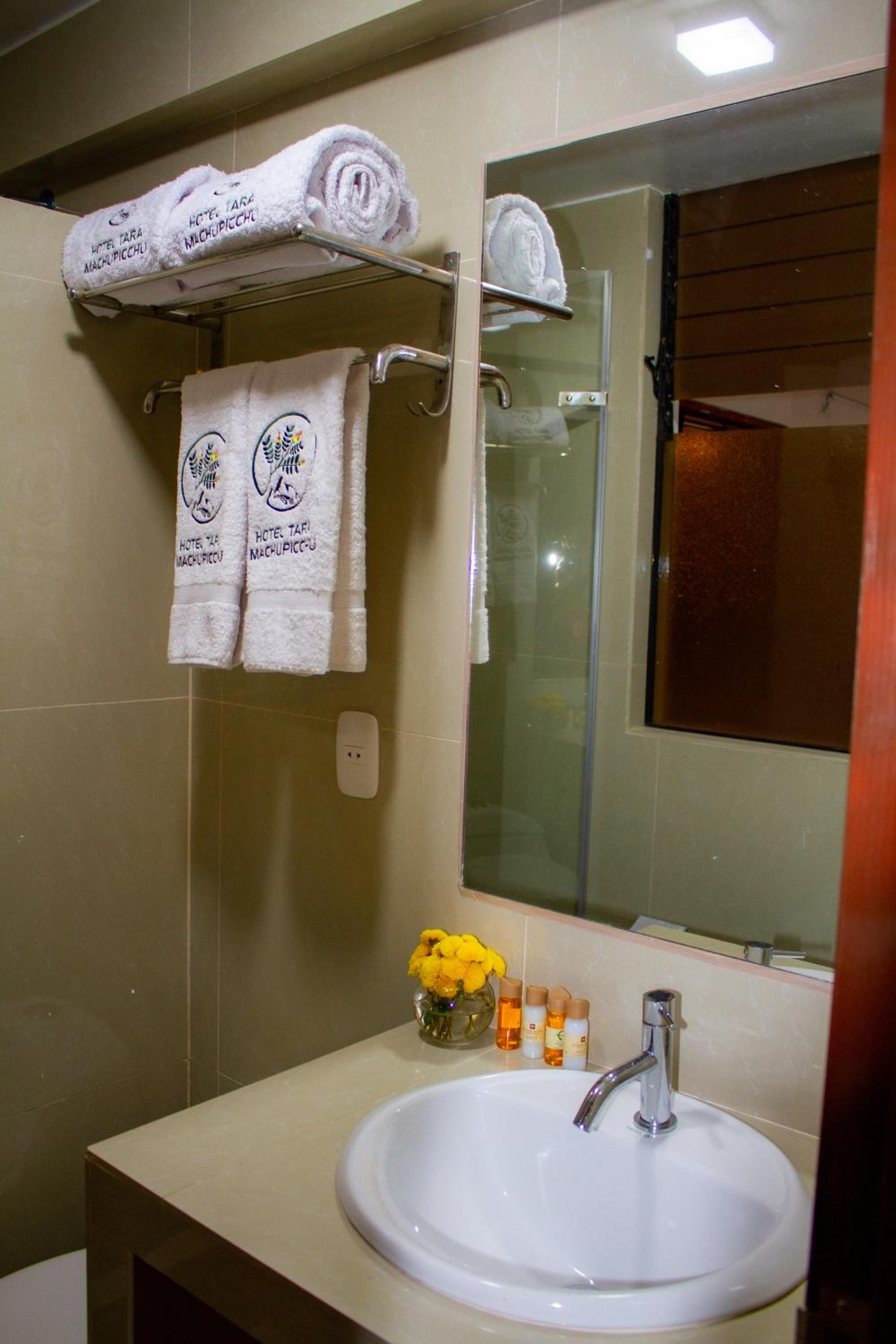 Superior King Room - Photo 31