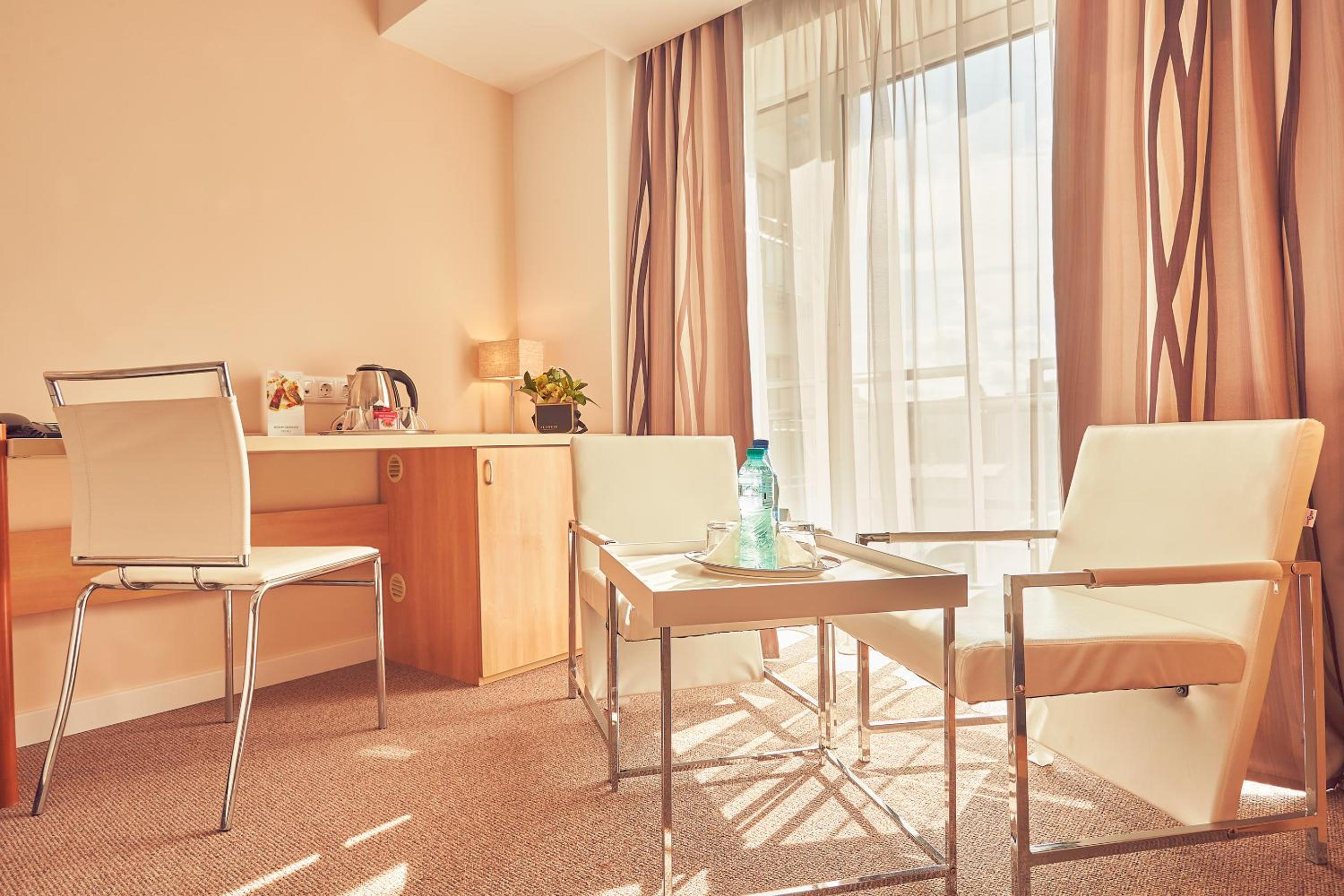 Standard Twin Room - Photo 5