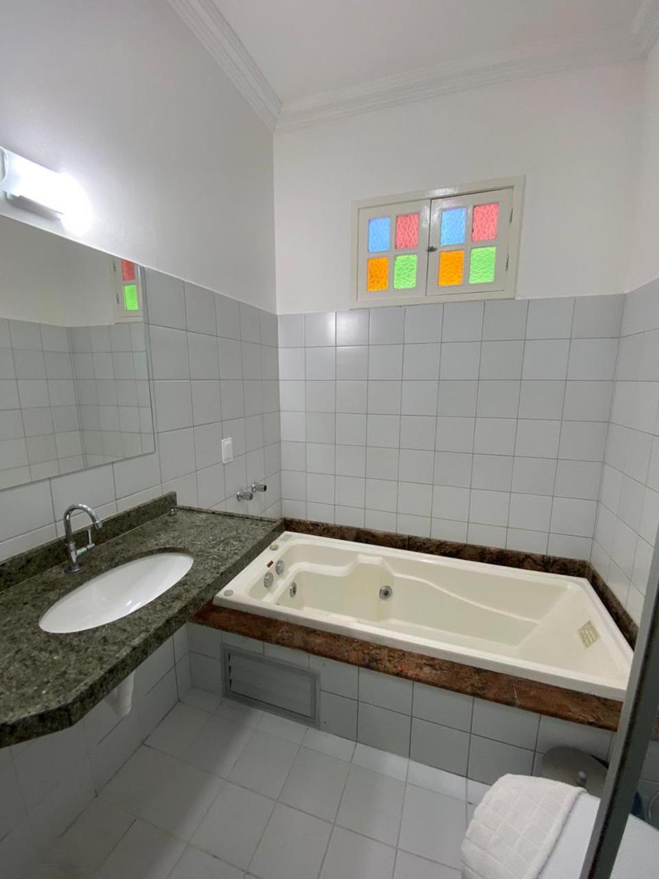 Suite with Hot Tub photo 2