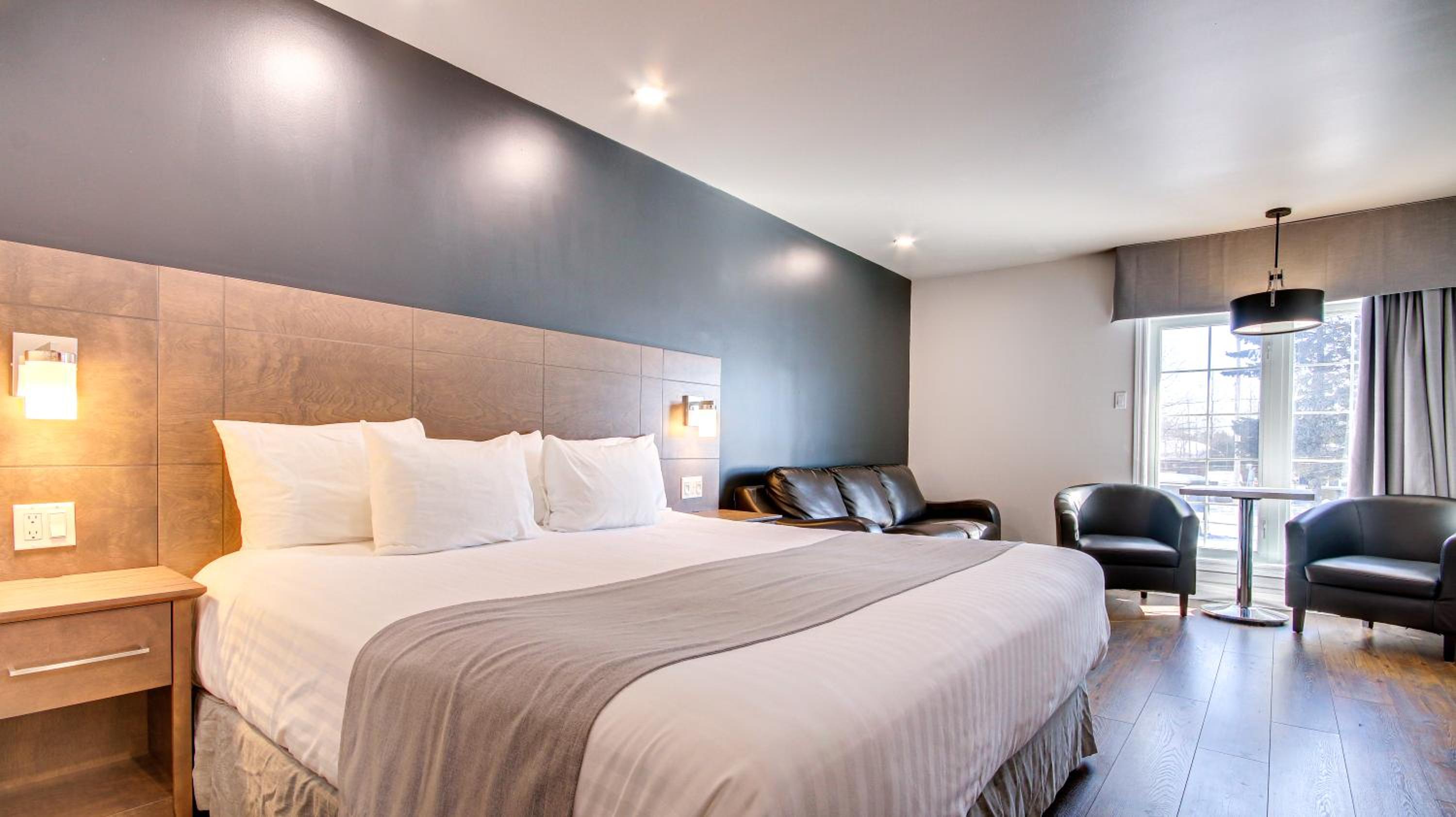 King Room with Sofa Bed photo 1