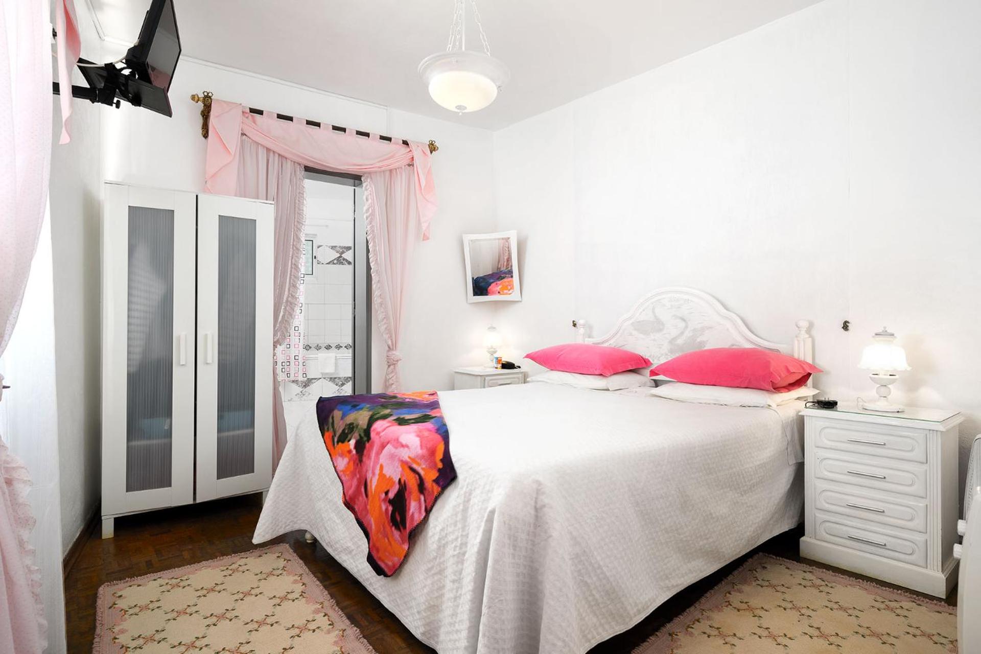 Standard Double Room - Photo 6