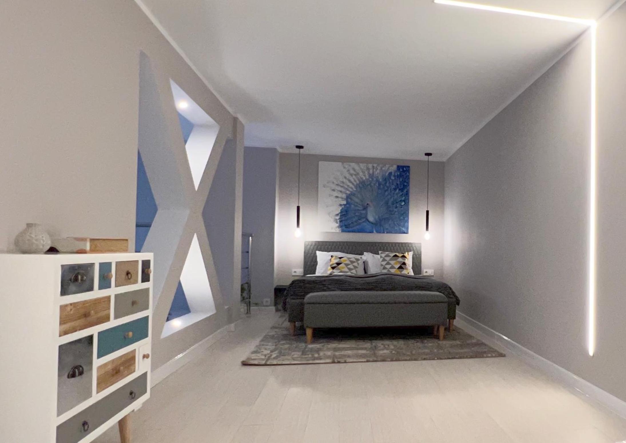 Executive Suite - Photo 1