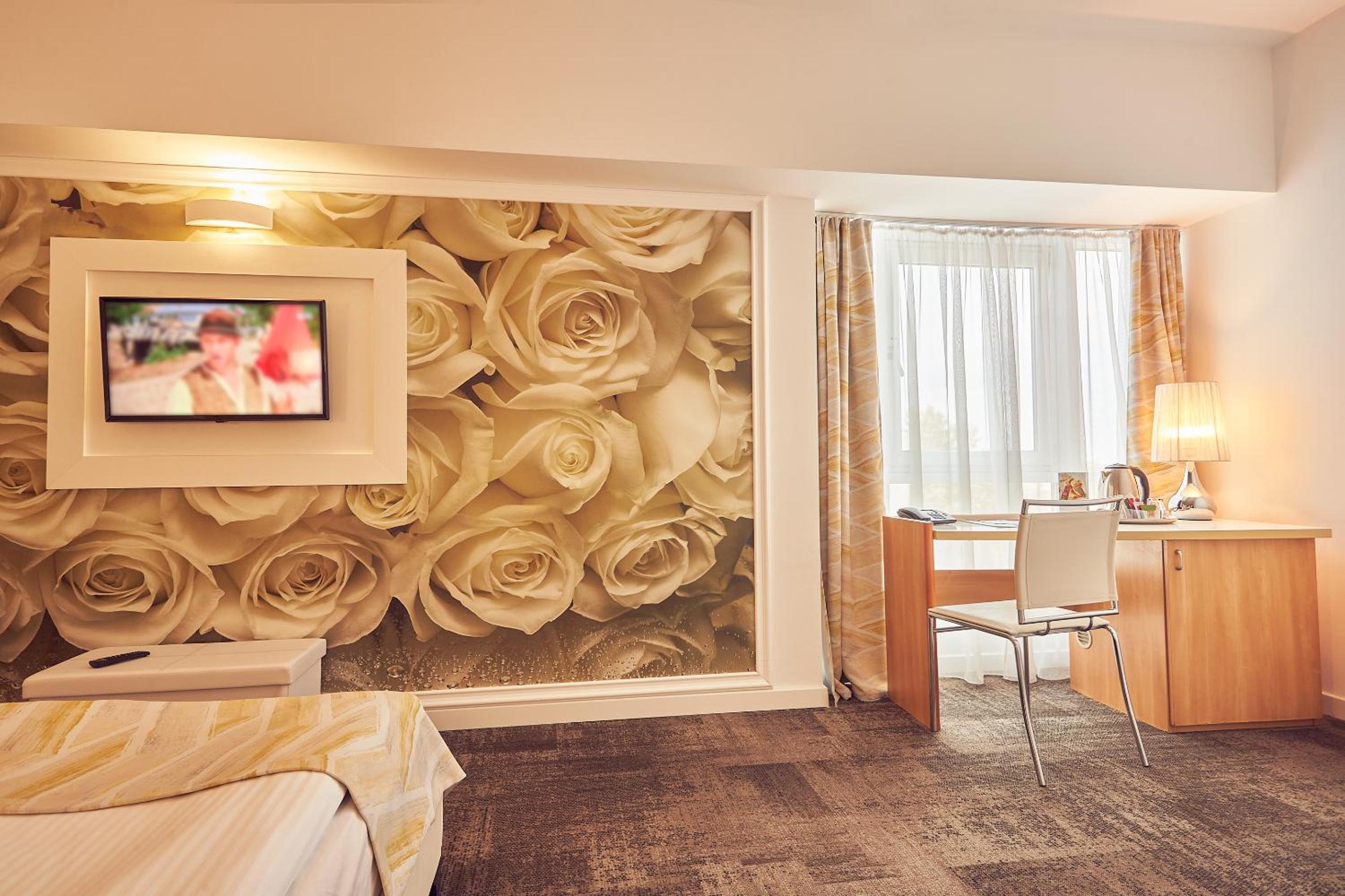 Standard Family Room with sofabed  - Photo 2
