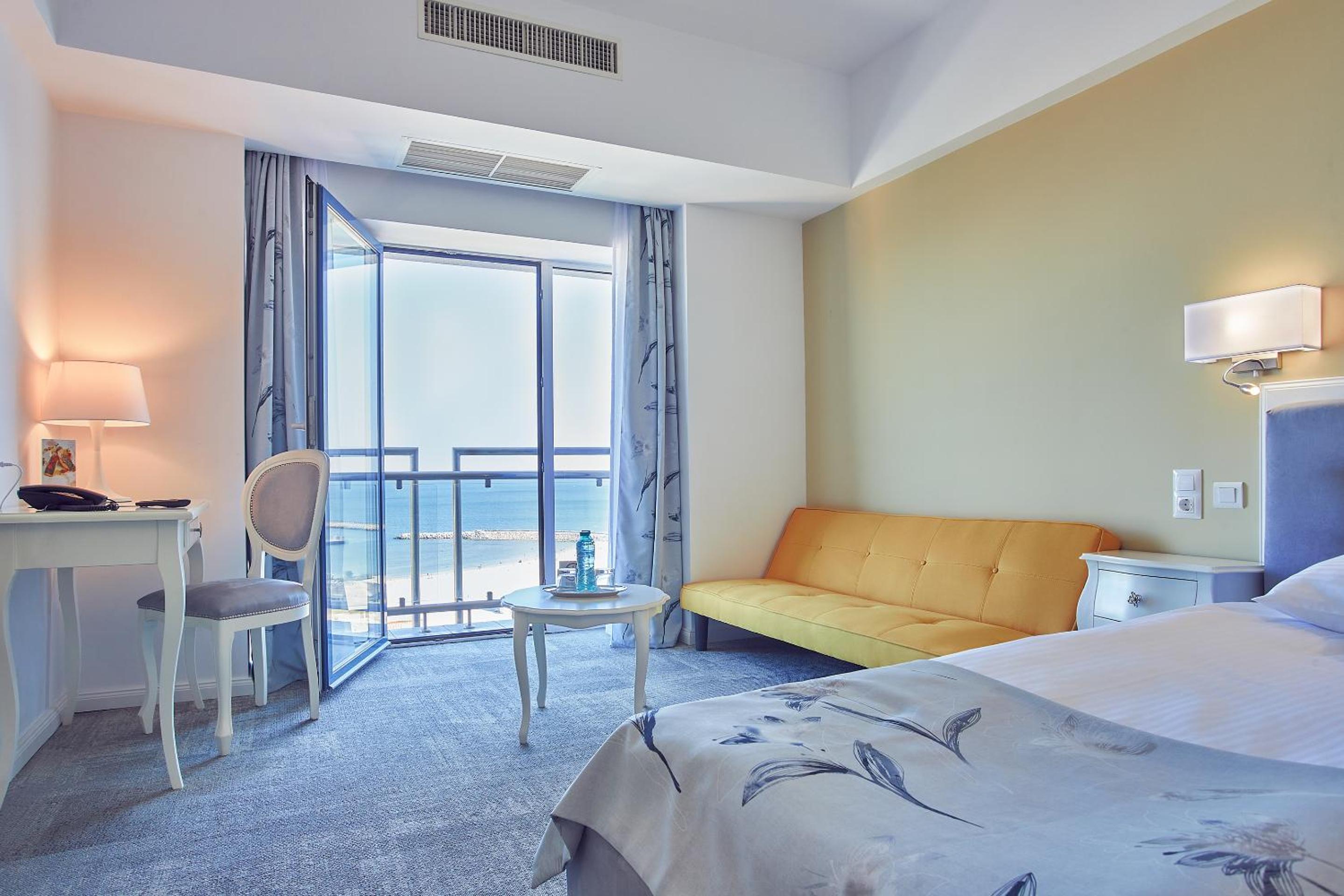Deluxe Double Room with Sofa, Sea View - Photo 6