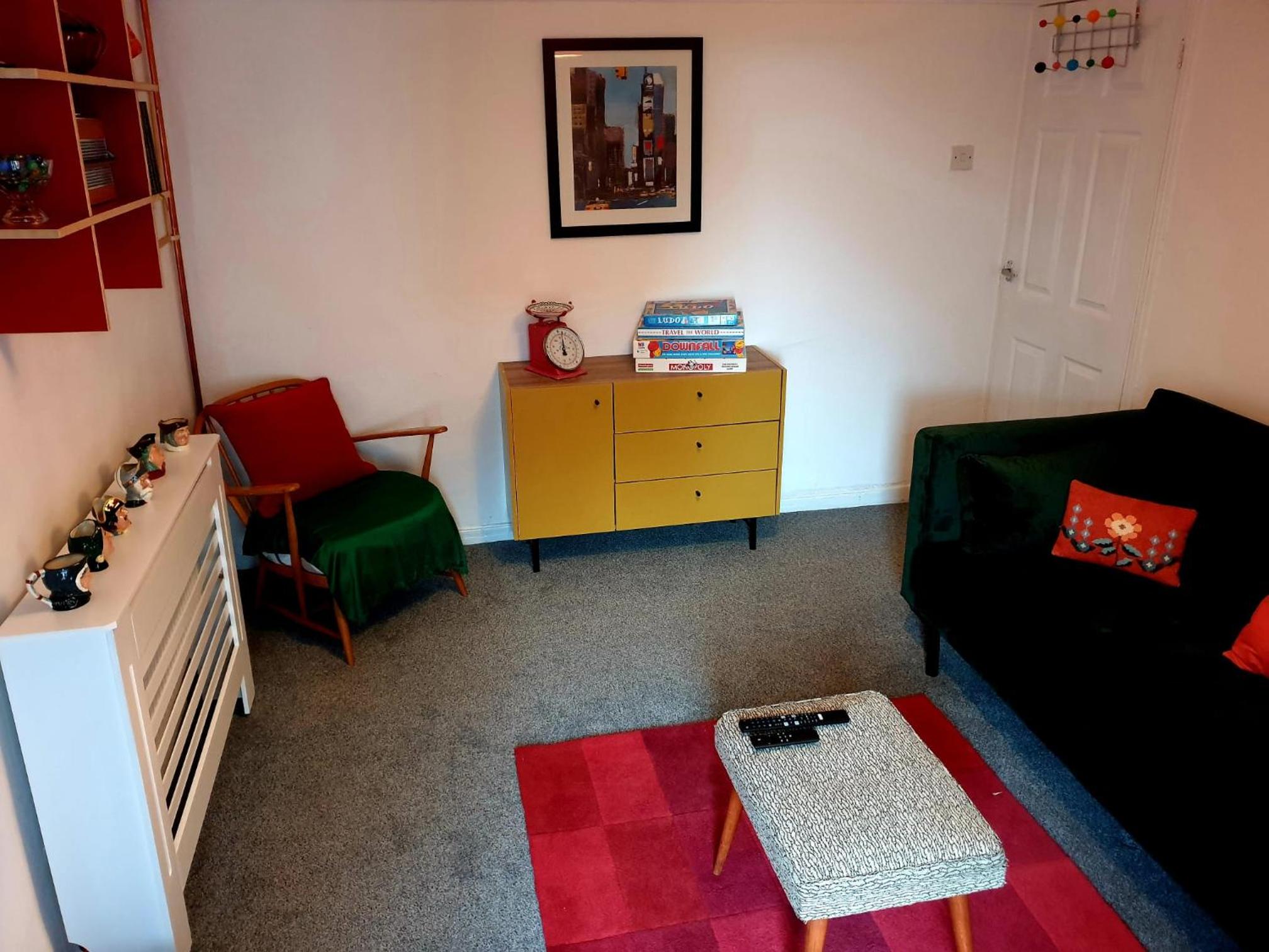 Three-Bedroom Apartment photo 2