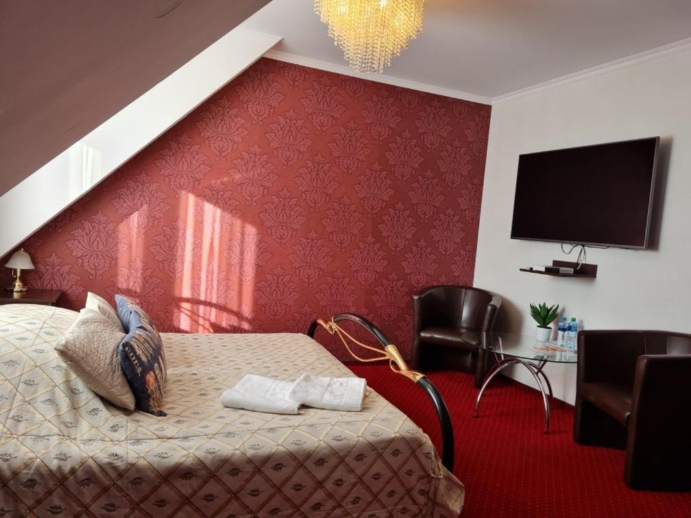 Deluxe Queen Room - Photo 15