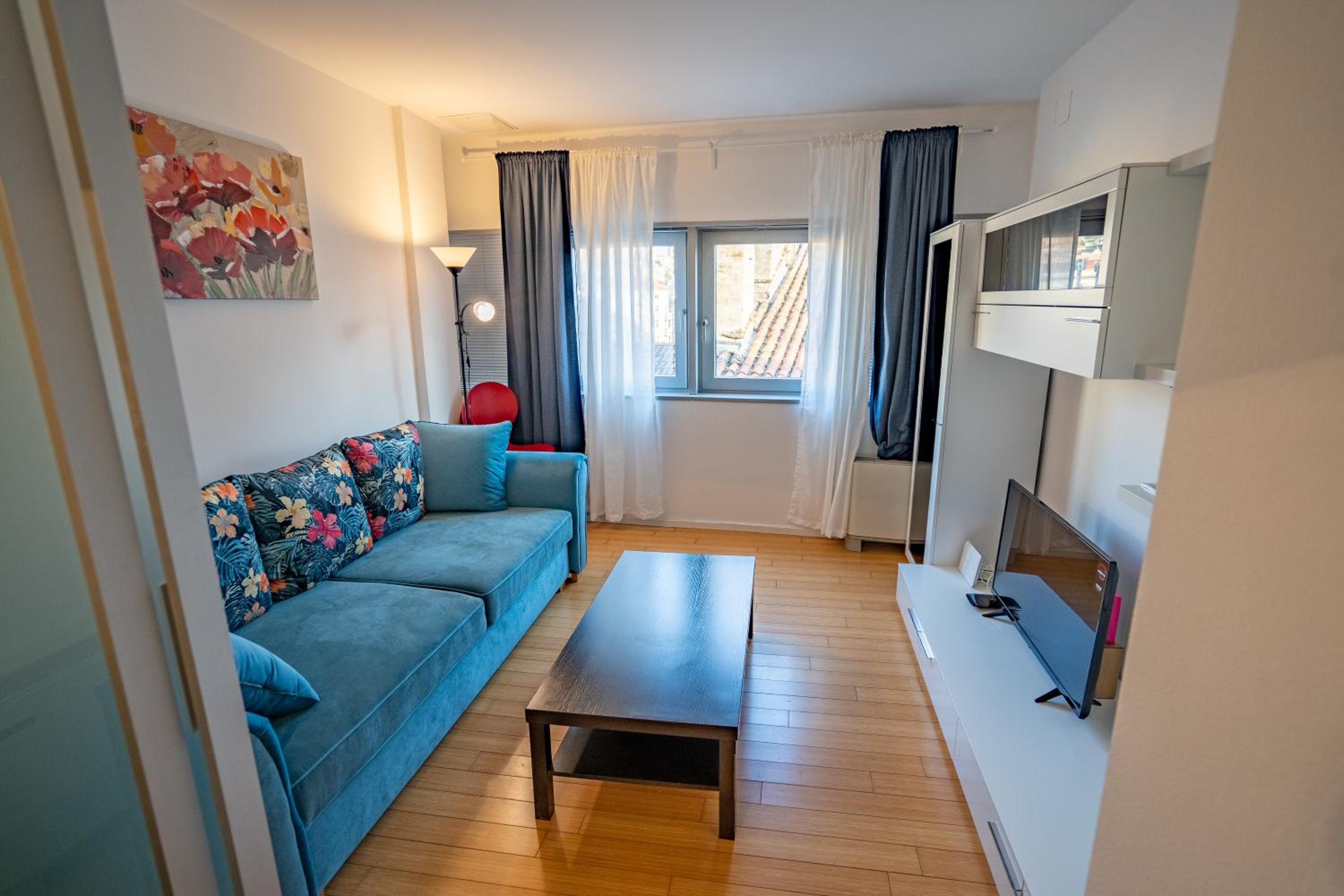 One-Bedroom Apartment - Photo 16