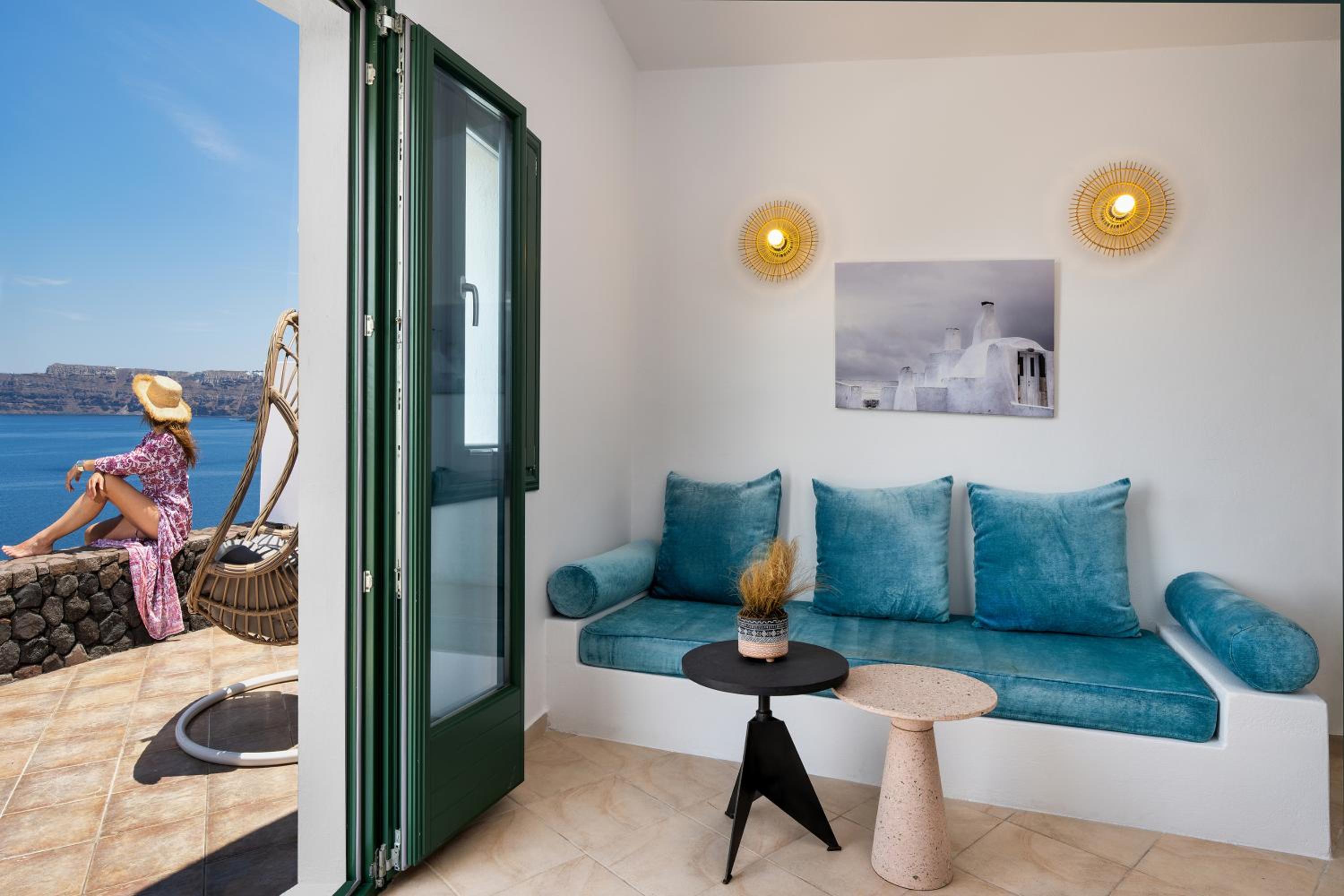 Royal Suite with Hot Tub and Sea View photo 2