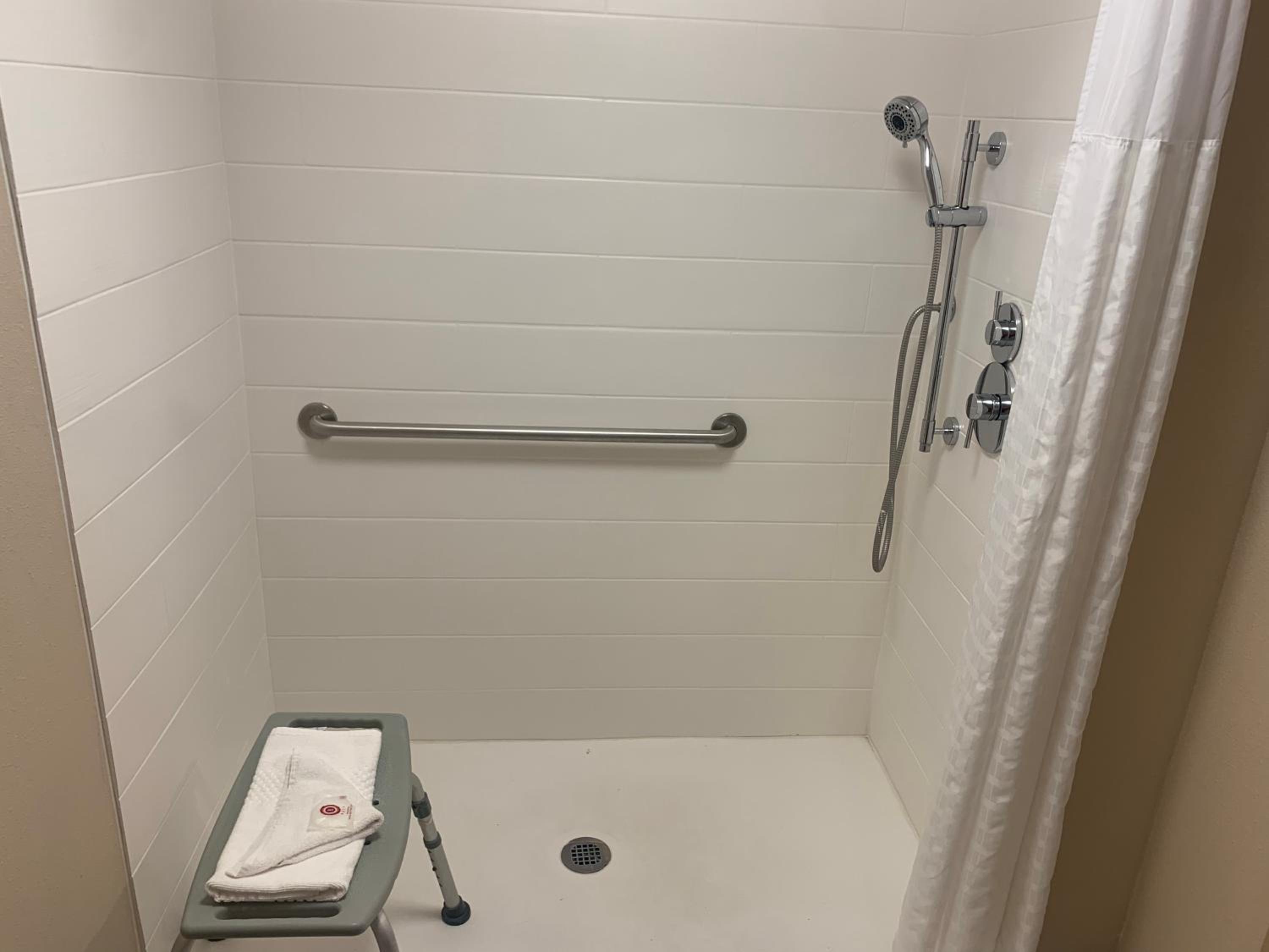 Double Room with Two Double Beds - Accessible/Non Smoking - Photo 4