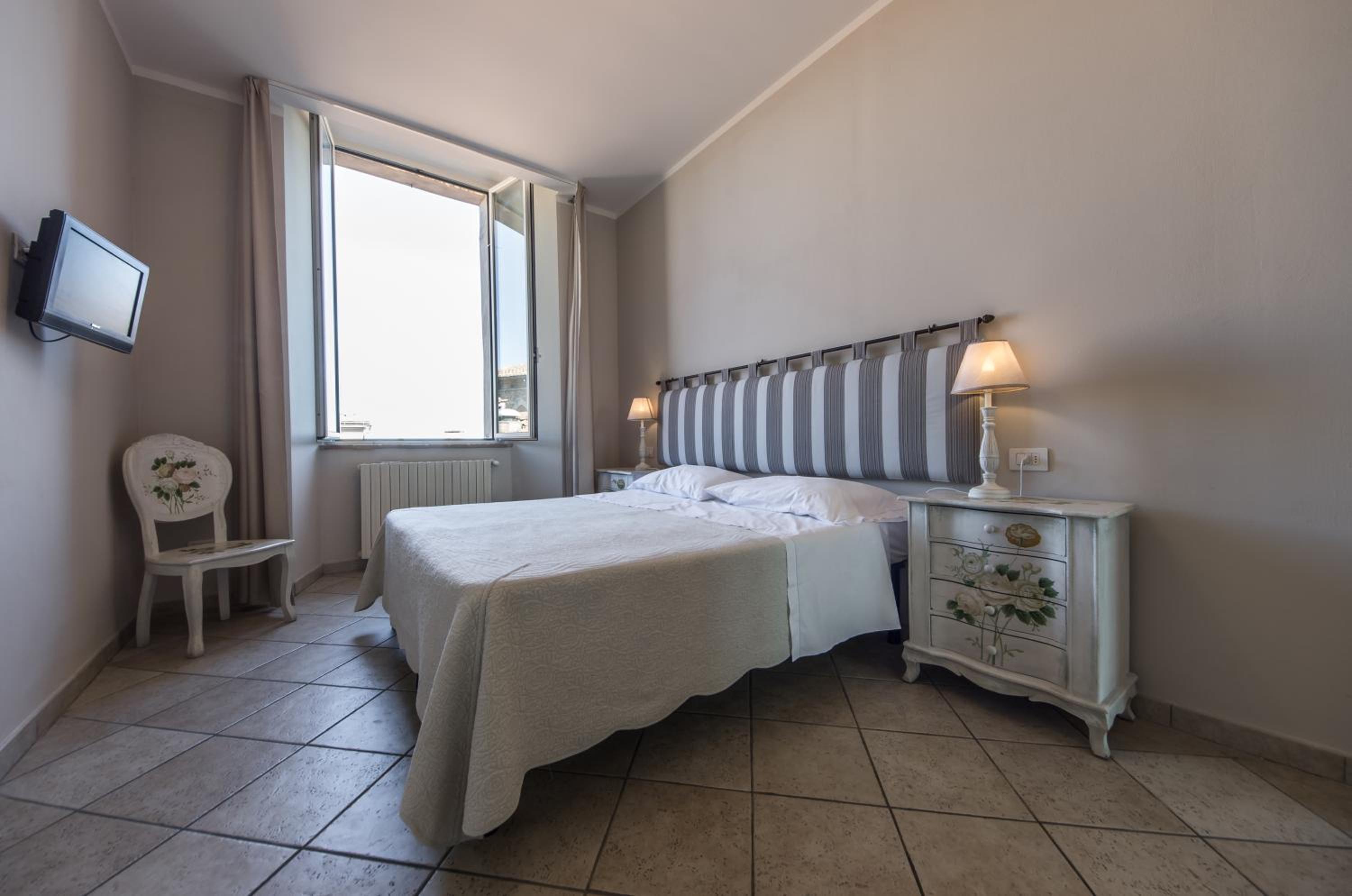 Superior Double or Twin Room - Photo 68