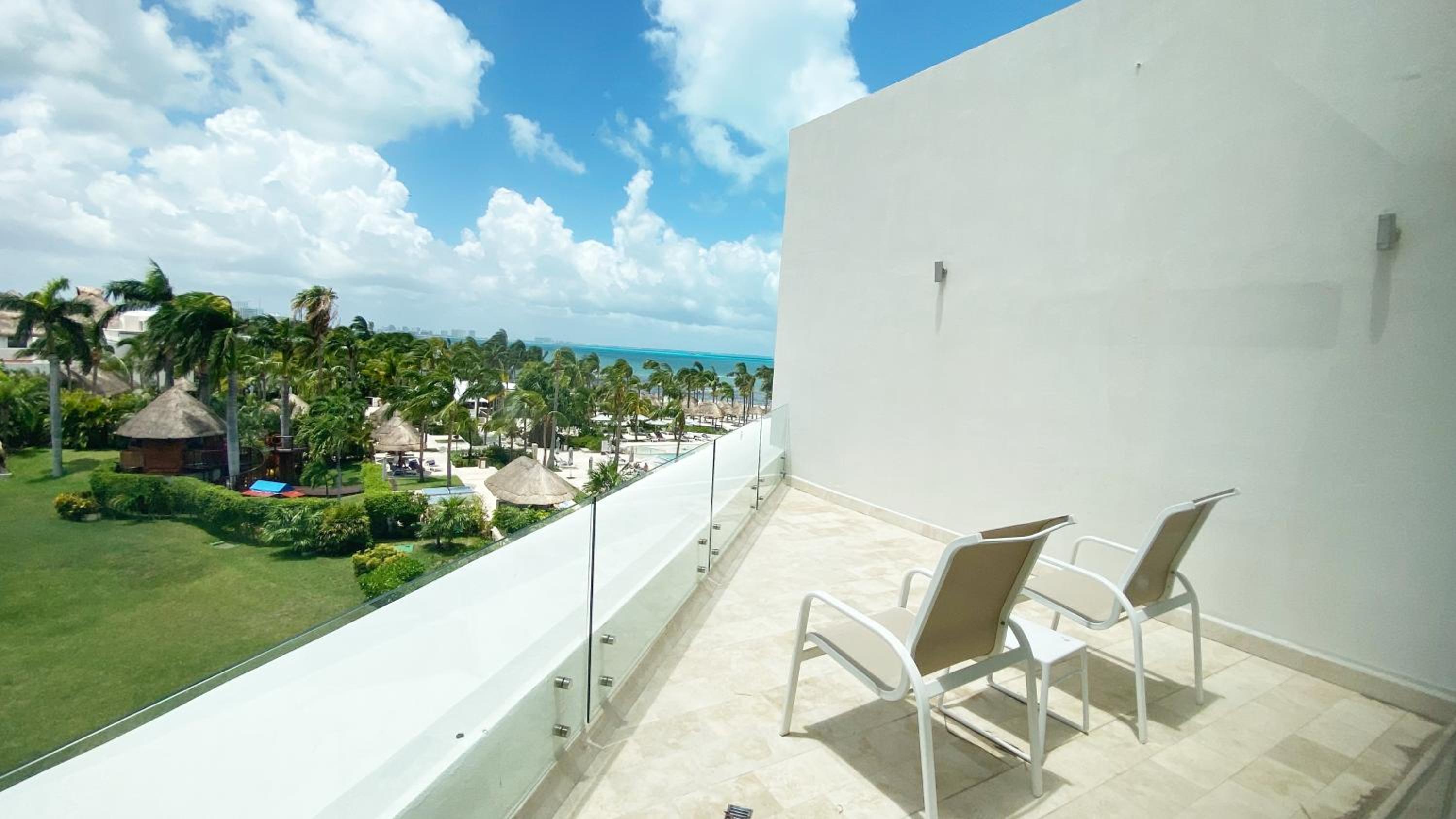 Classic Room, 1 King Bed, Lagoon View