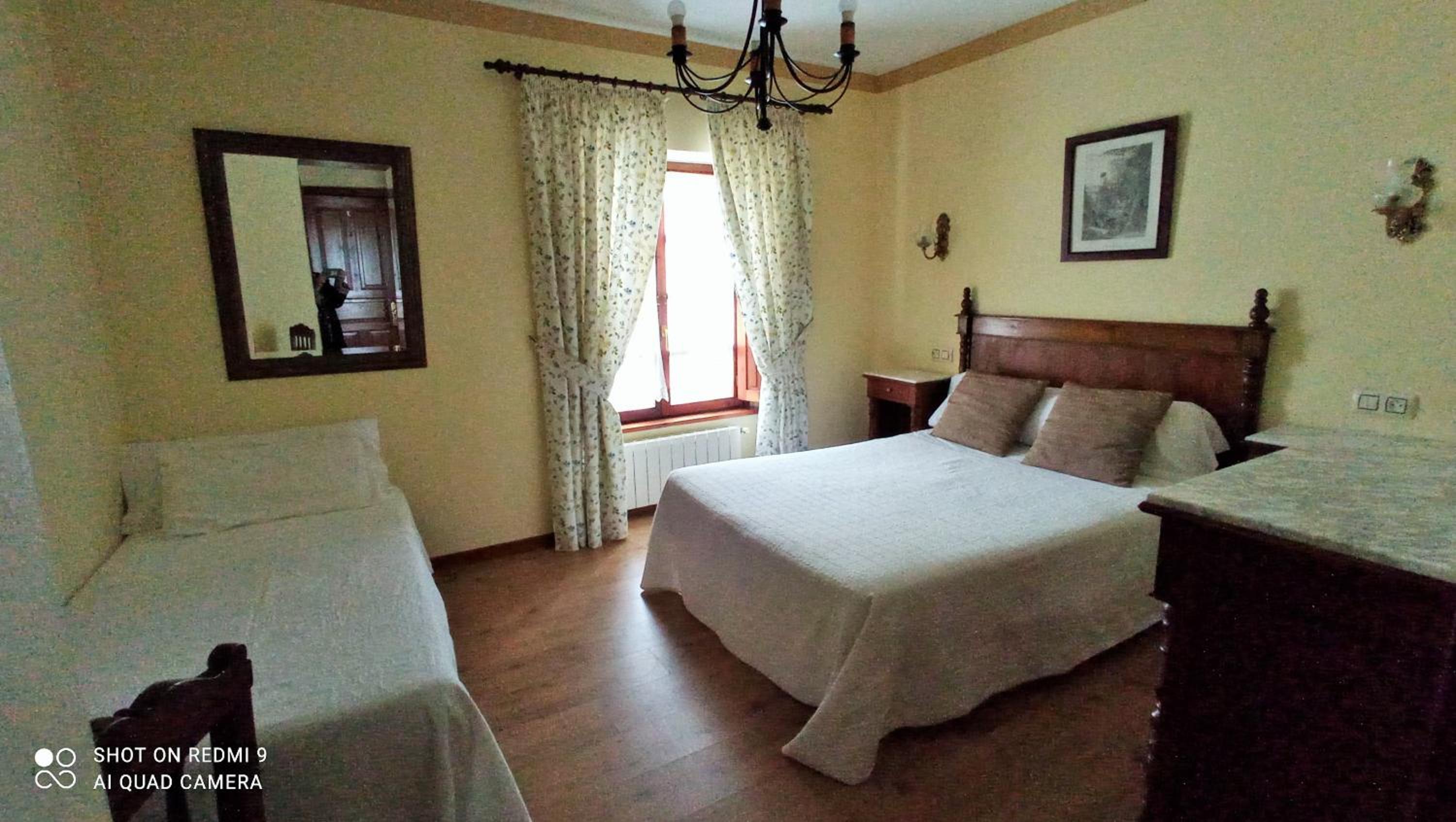 Triple Room with Private Bathroom photo 3