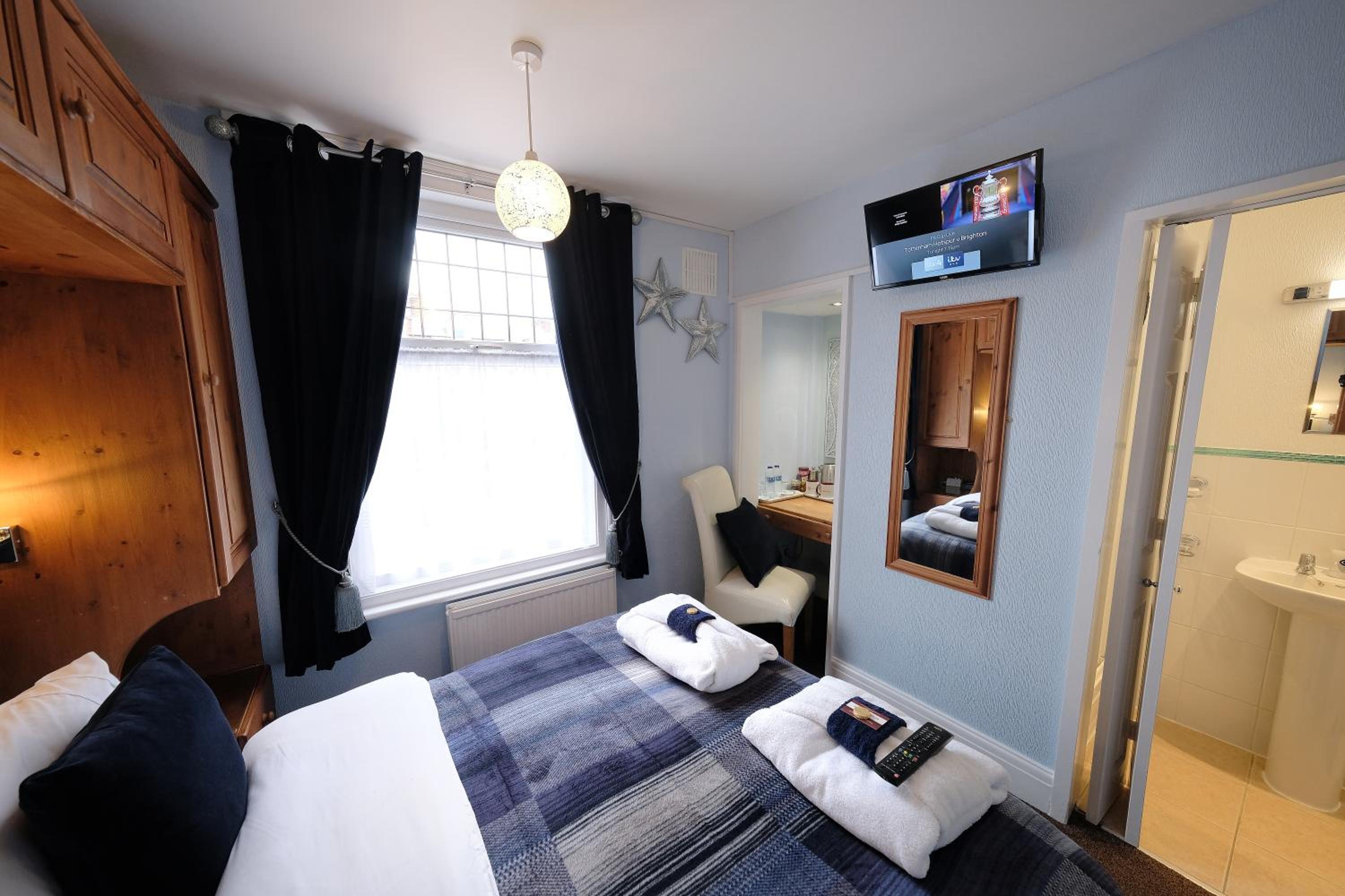 Small Double Room - Photo 2