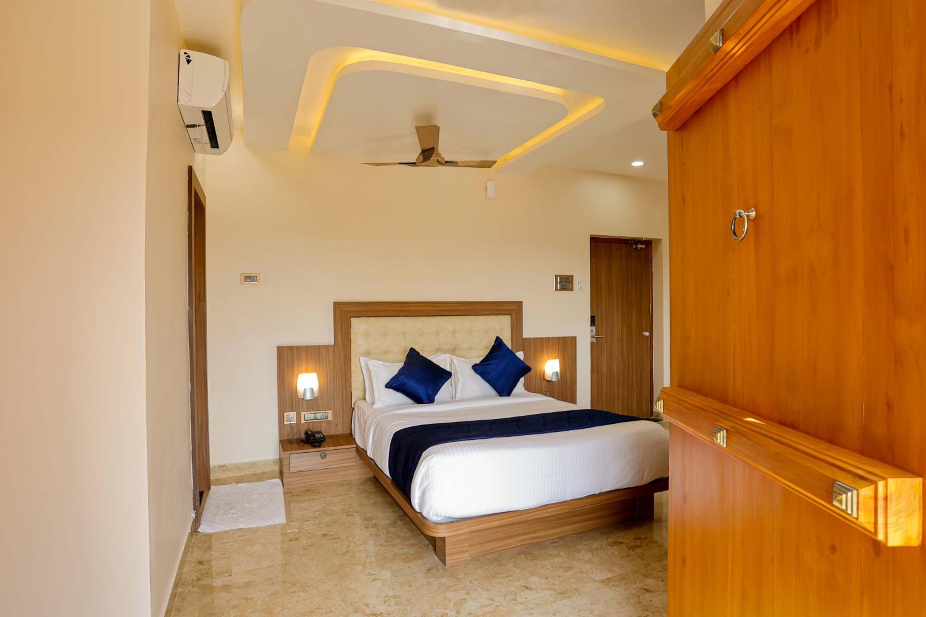 Deluxe Double Room - Photo 8