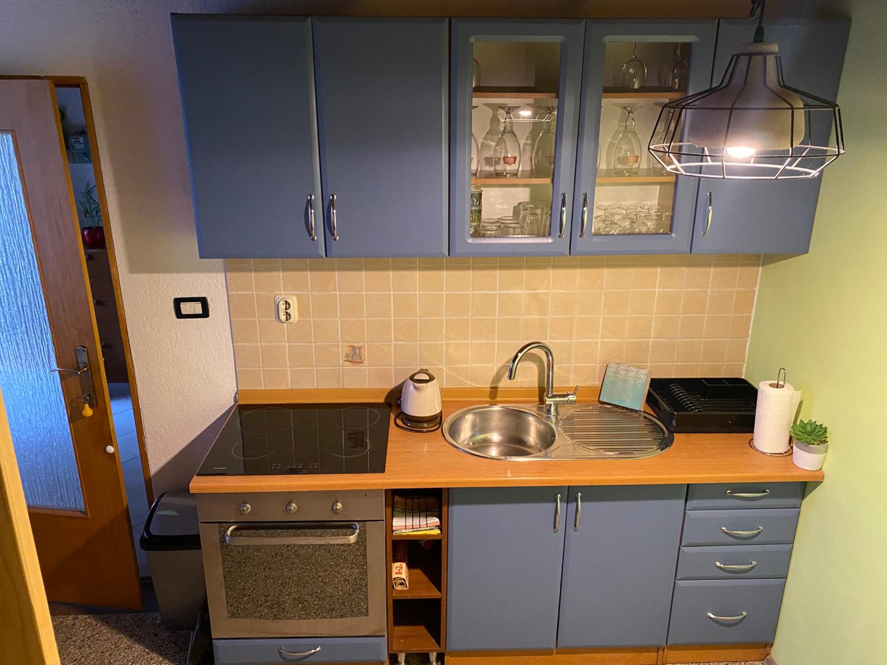 One-Bedroom Apartment - Photo 12