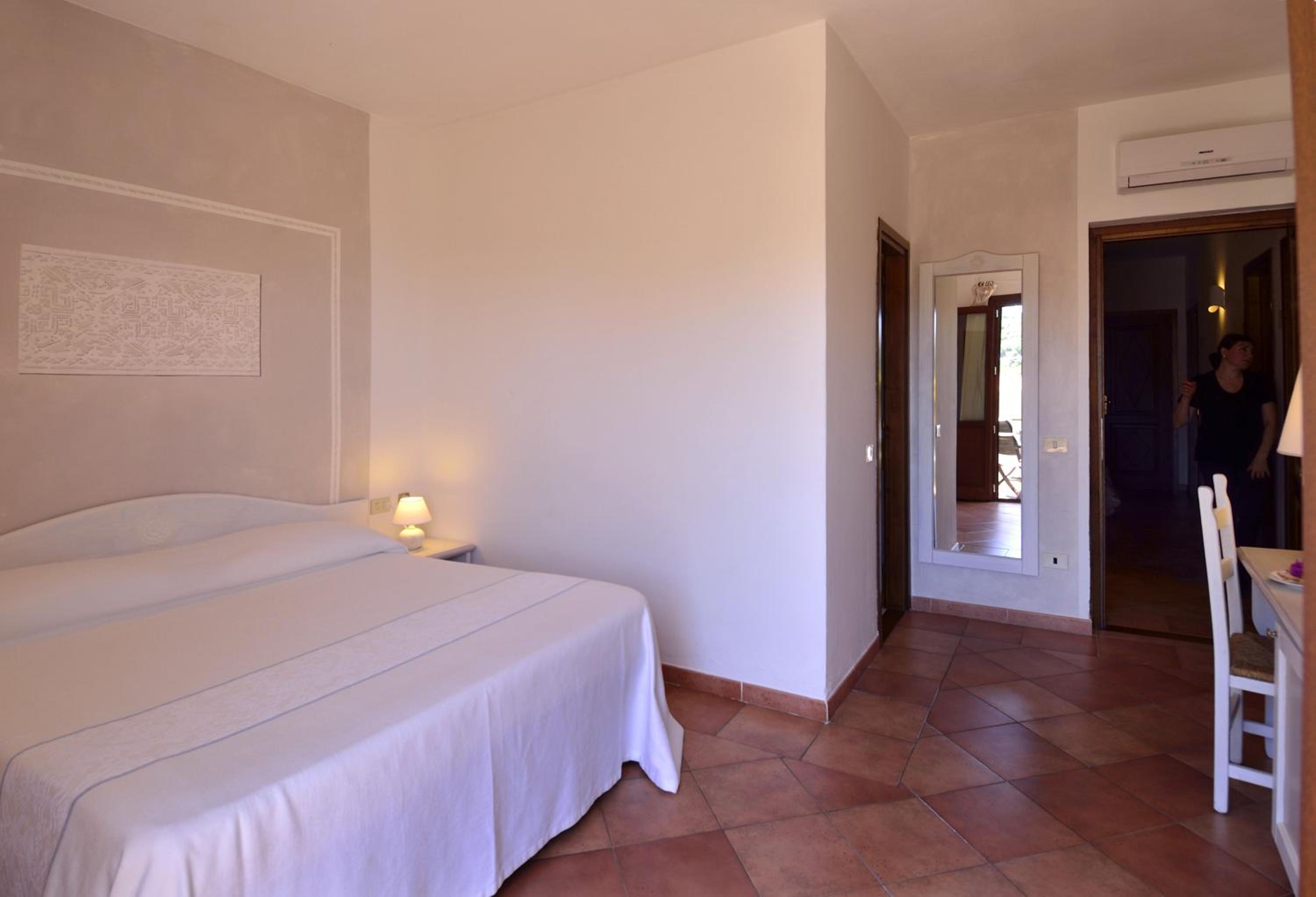 Classic Double Room - Photo 7