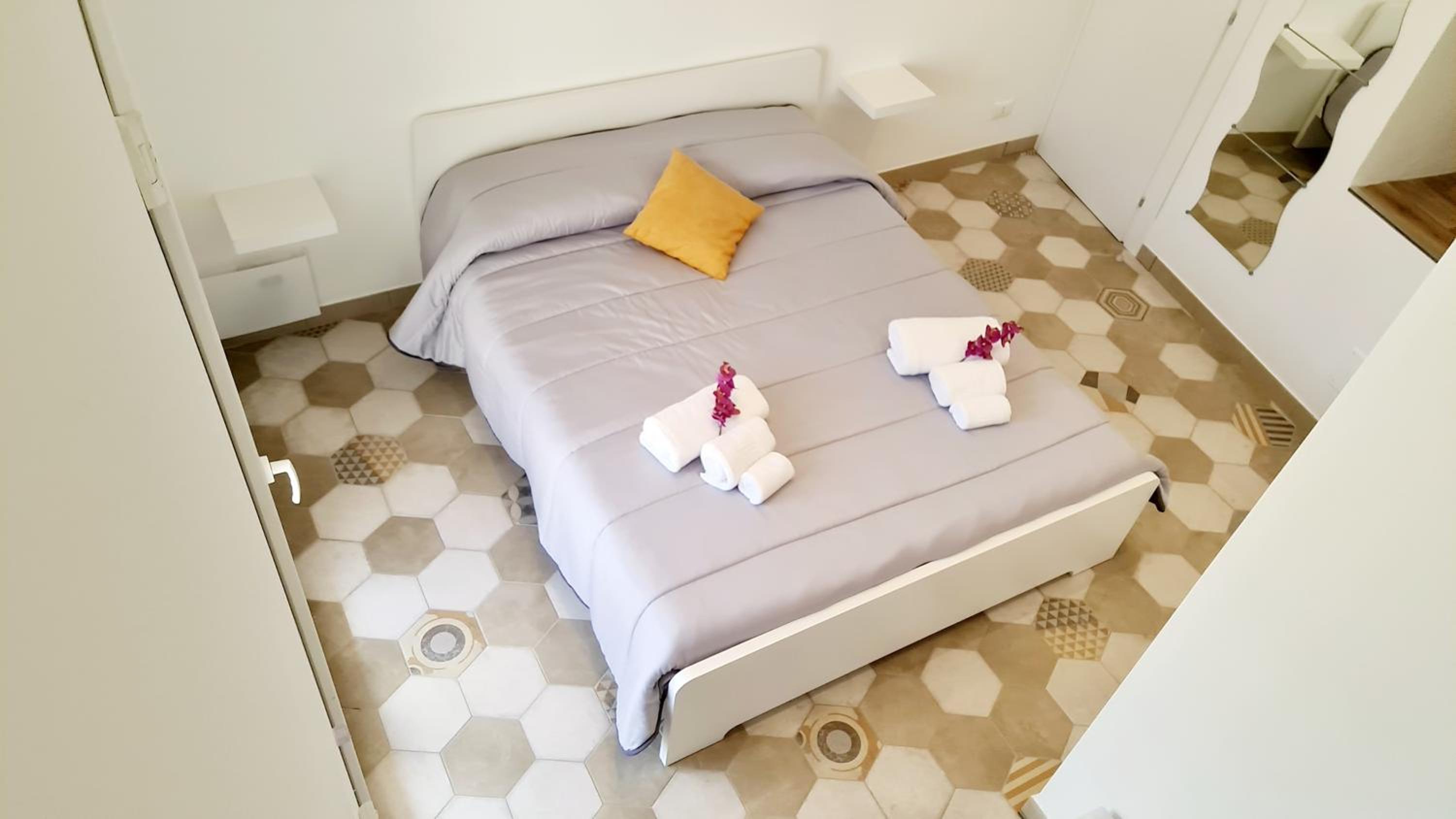 Double Room with Terrace - Photo 3