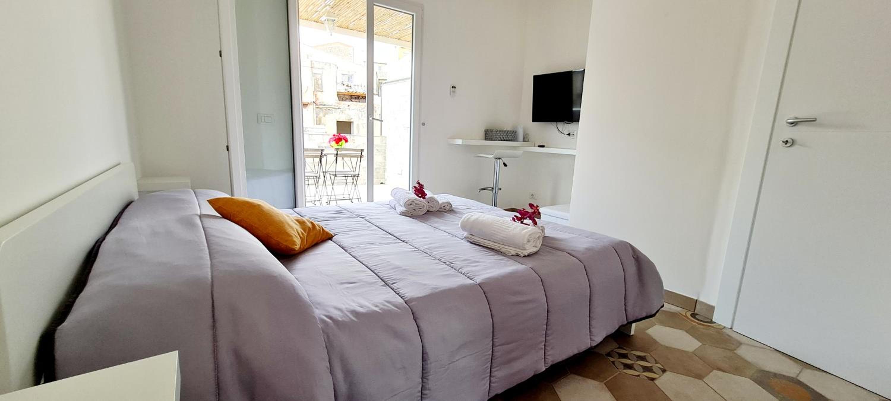 Double Room with Terrace - Photo 9
