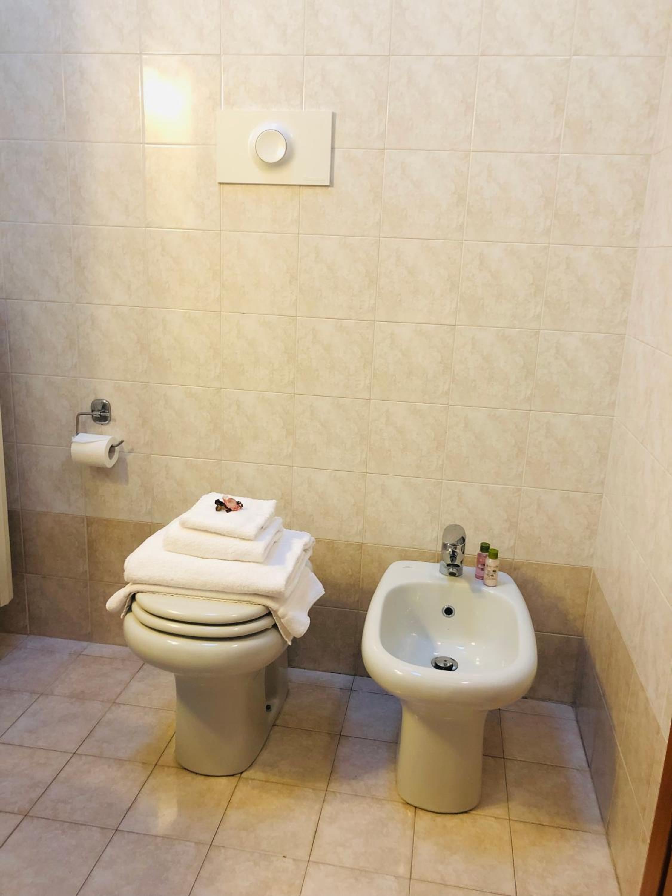 Two-Bedroom Apartment - Photo 3