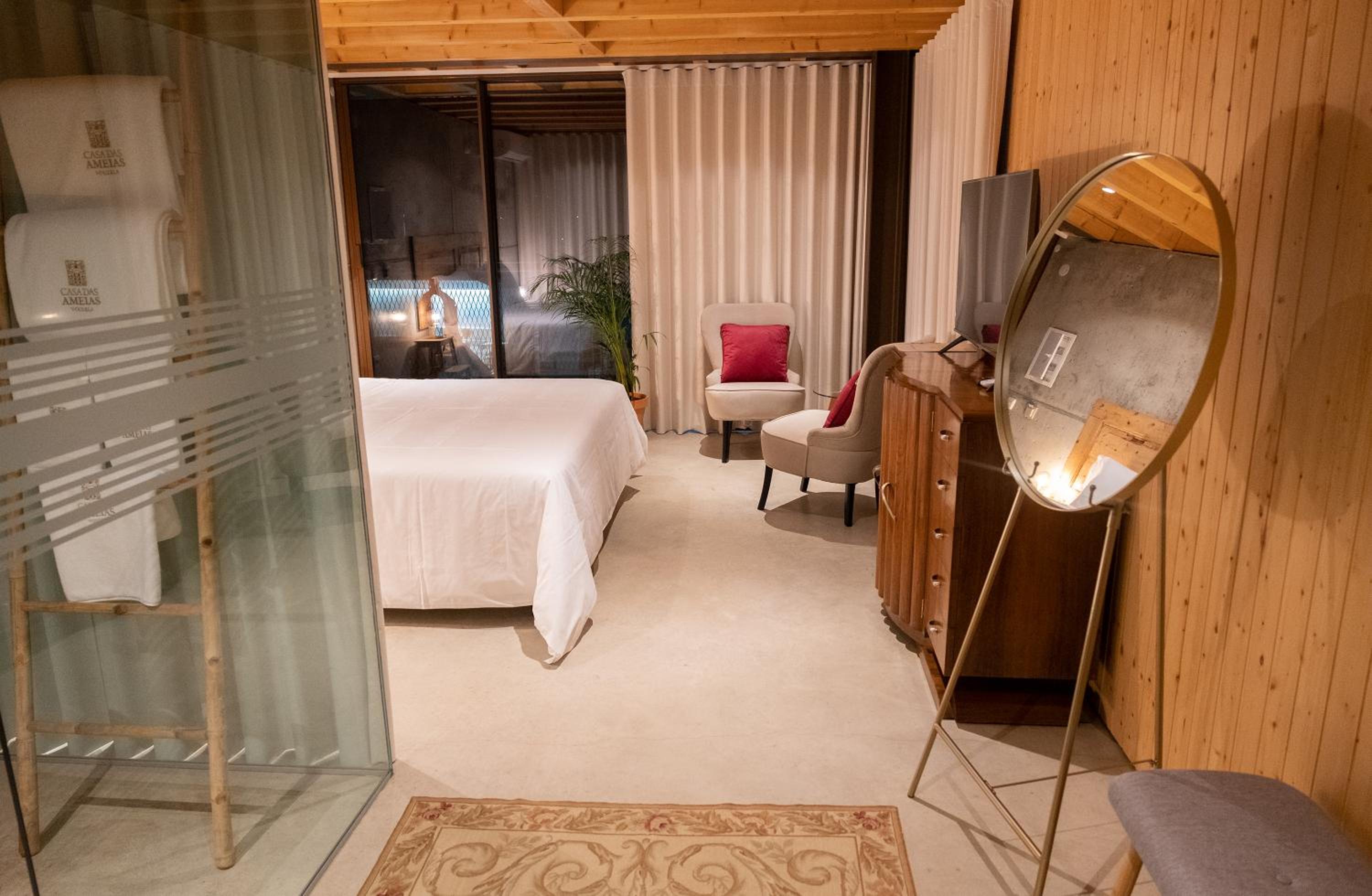 Suite with Mountain View - Photo 7