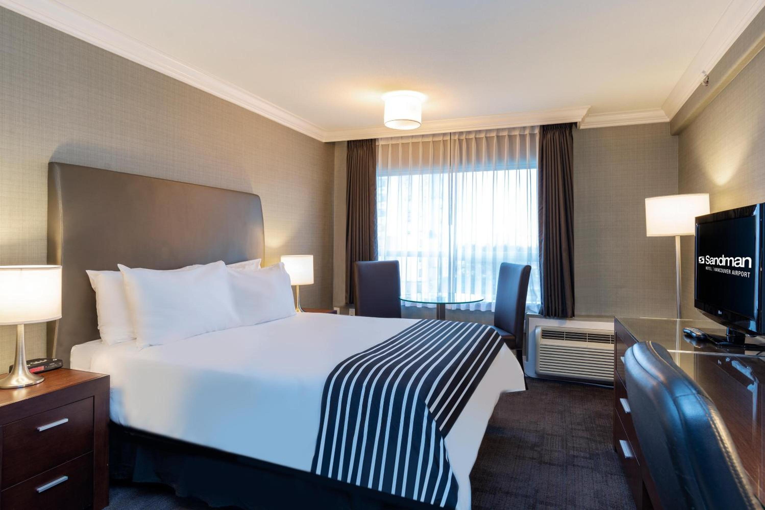 Studio Suite, 1 Queen Bed, Kitchenette - Photo 1