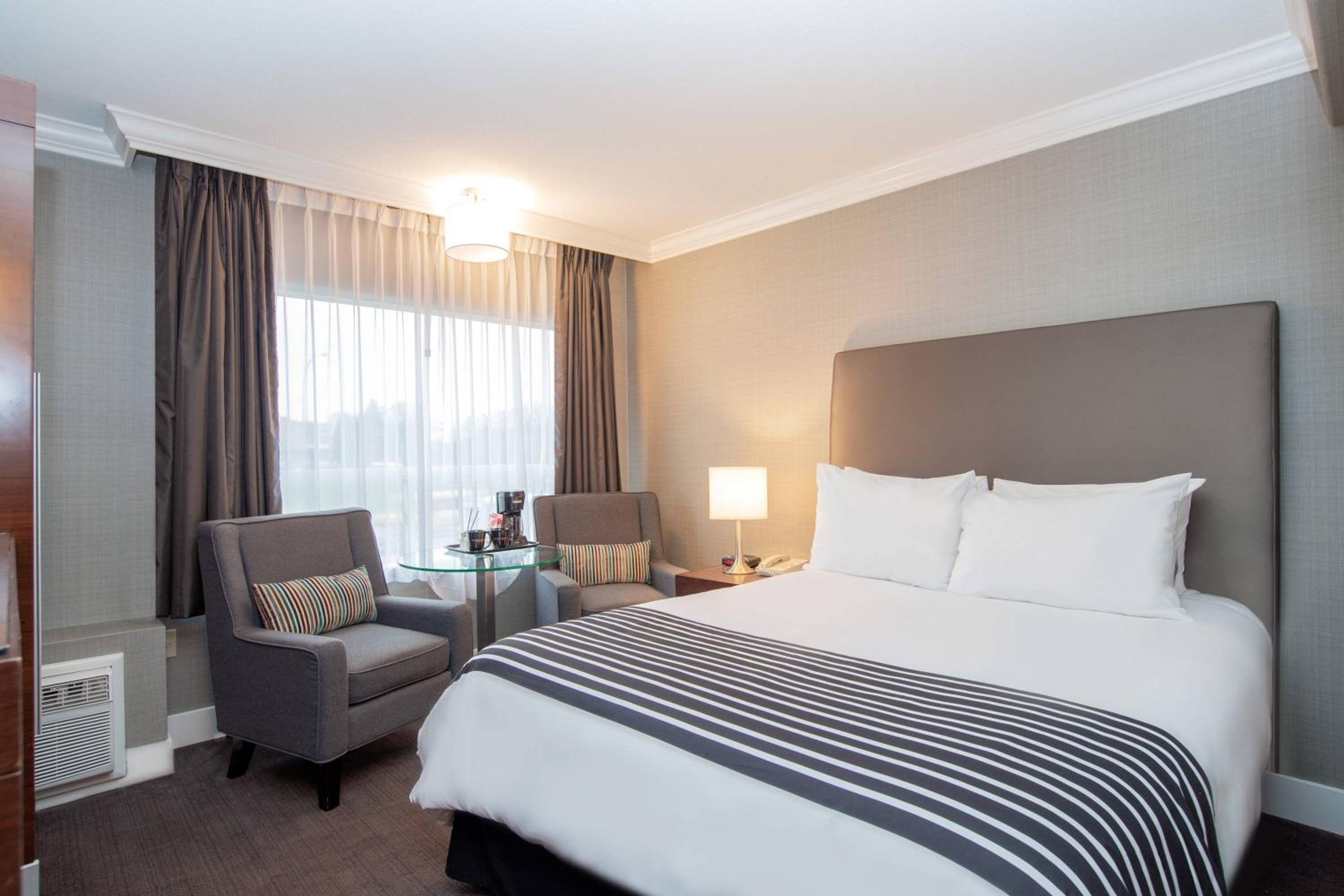 Standard Room, 1 Queen Bed - Photo 1