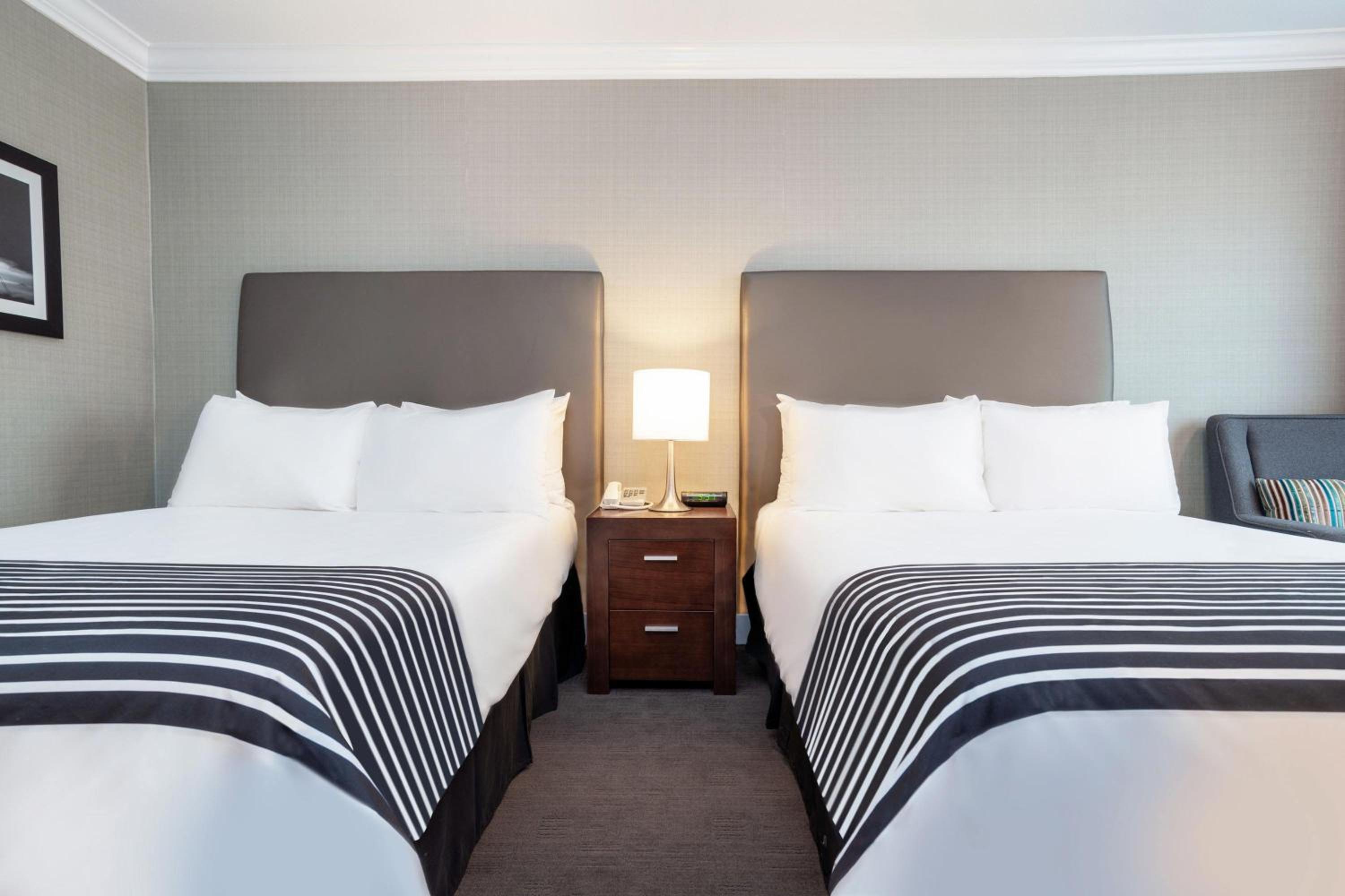 Standard Room, 2 Double Beds - Photo 3