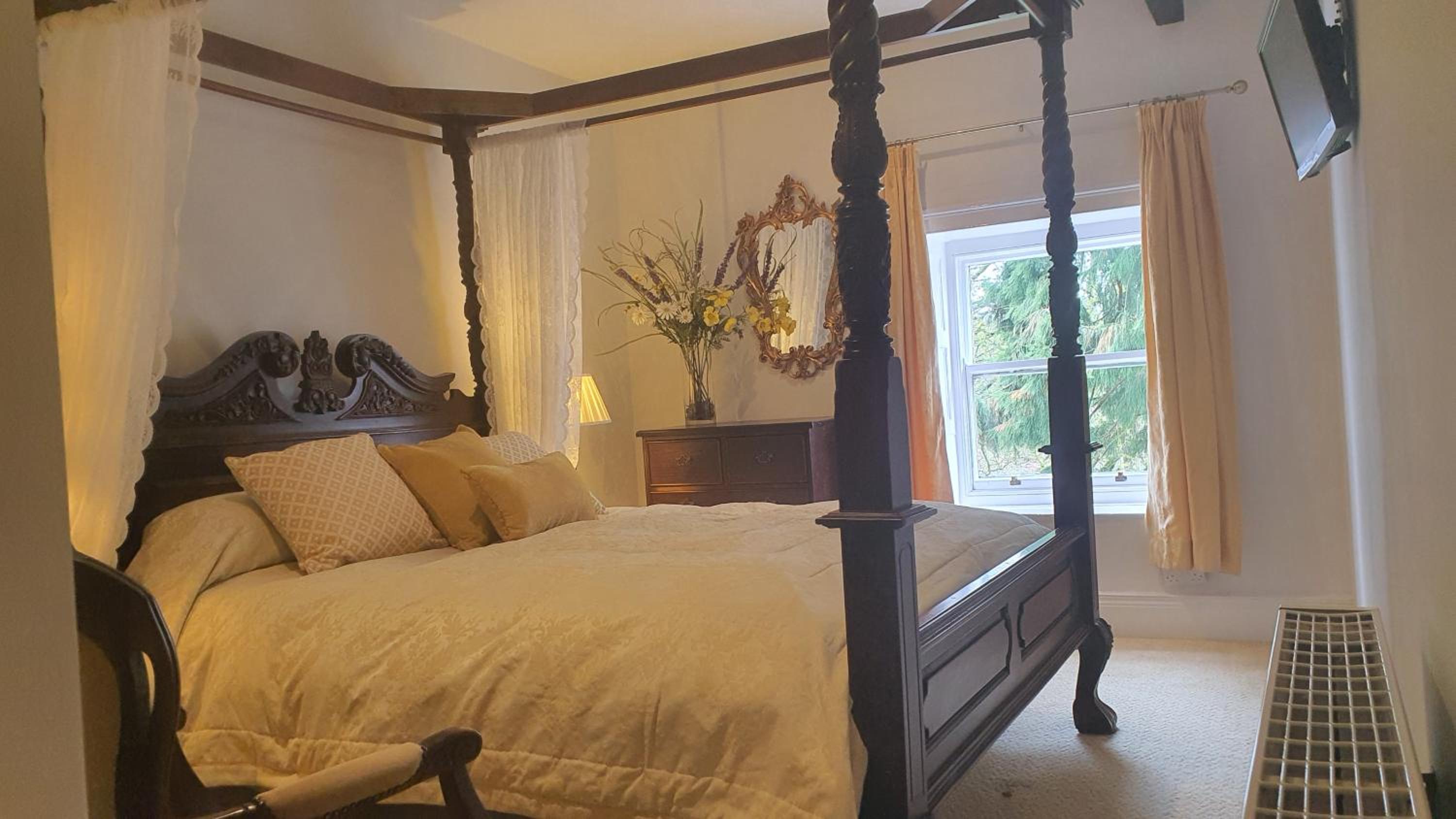 Double Room with Four Poster Bed