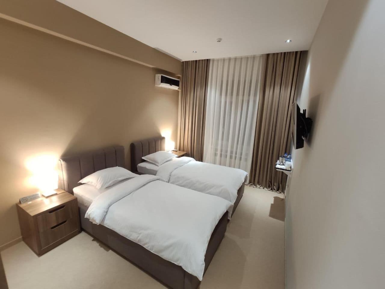 Standard Twin Room - Photo 24