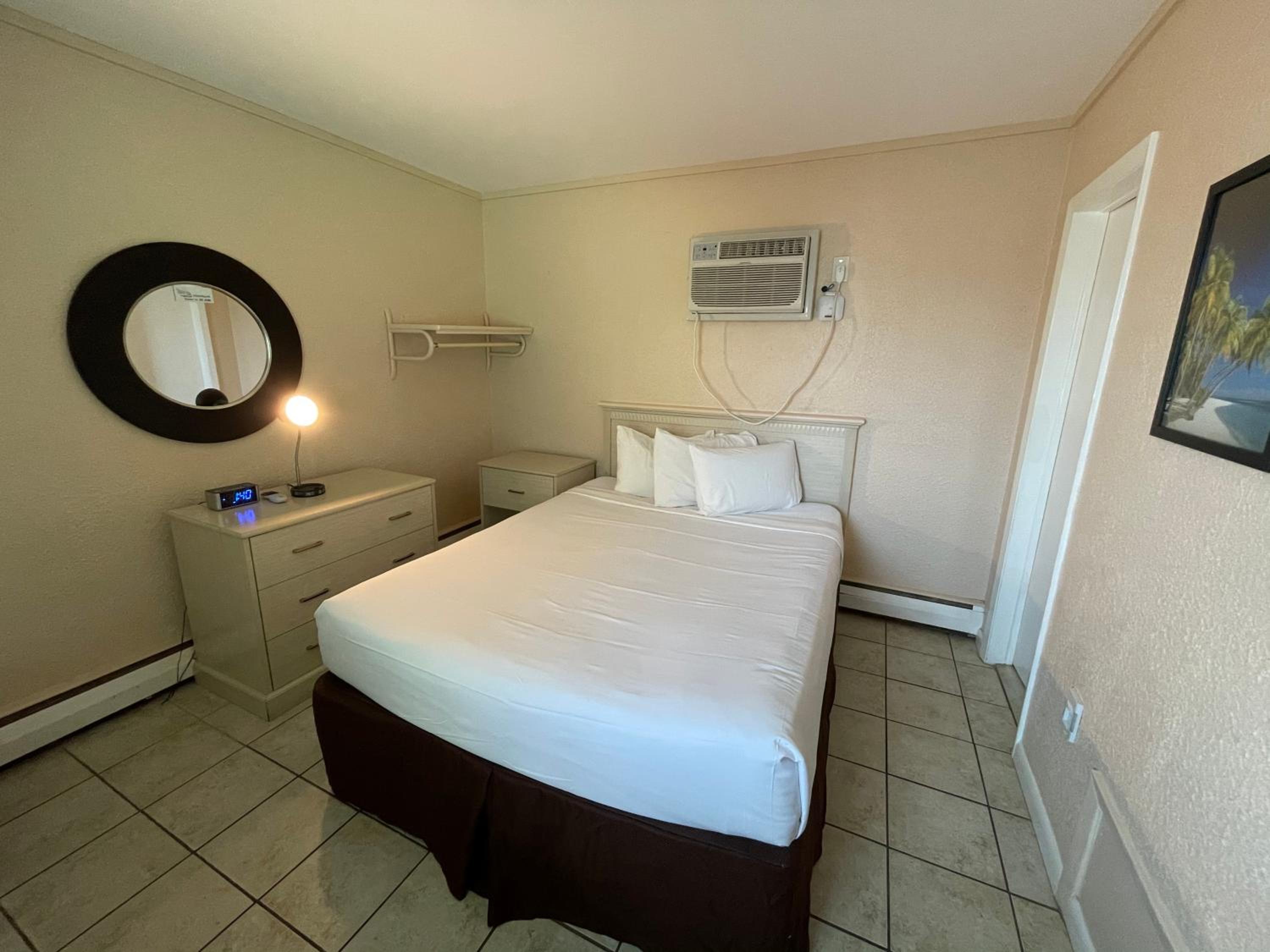 Queen Room photo 1