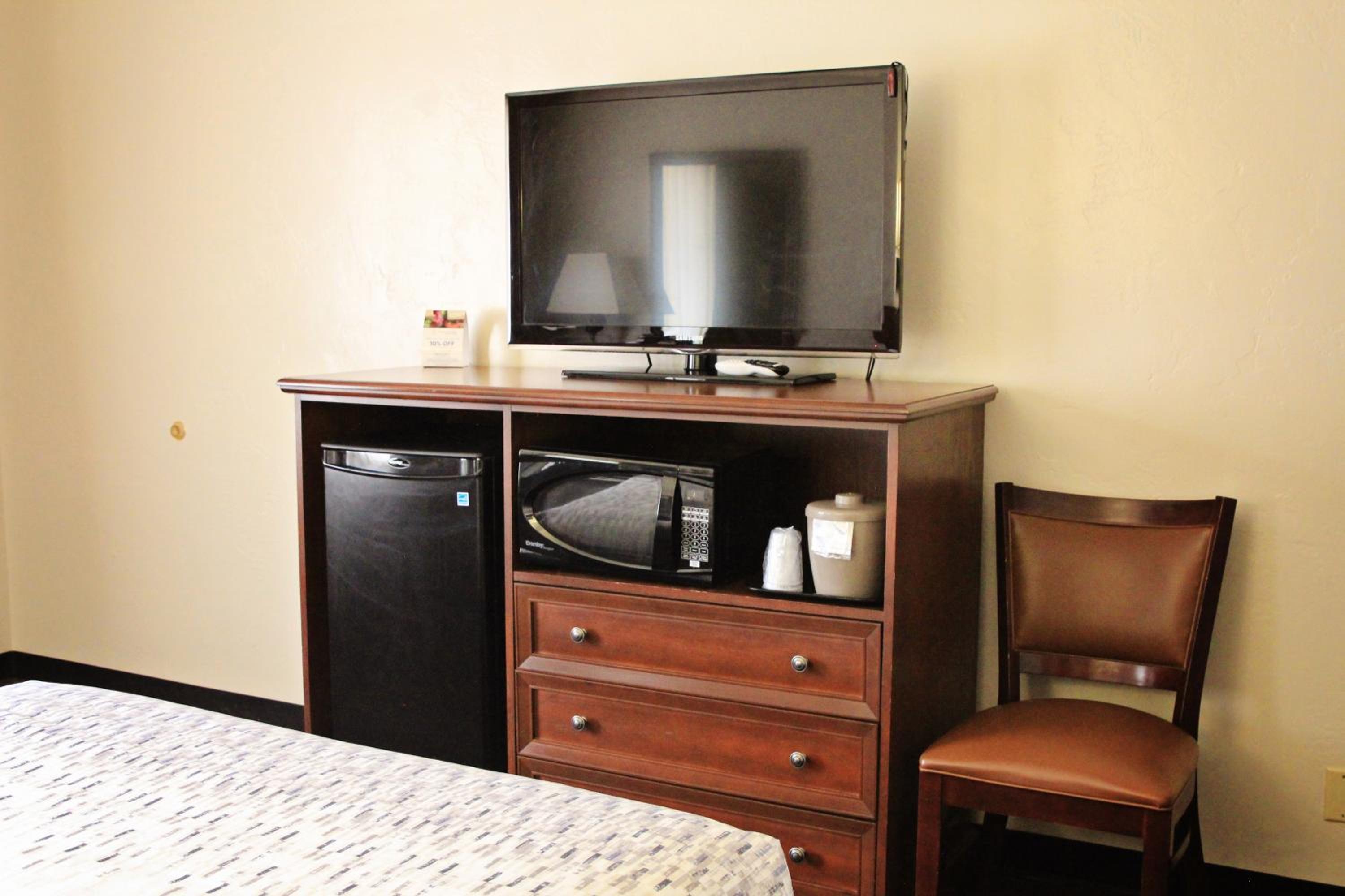 Queen Room photo 1