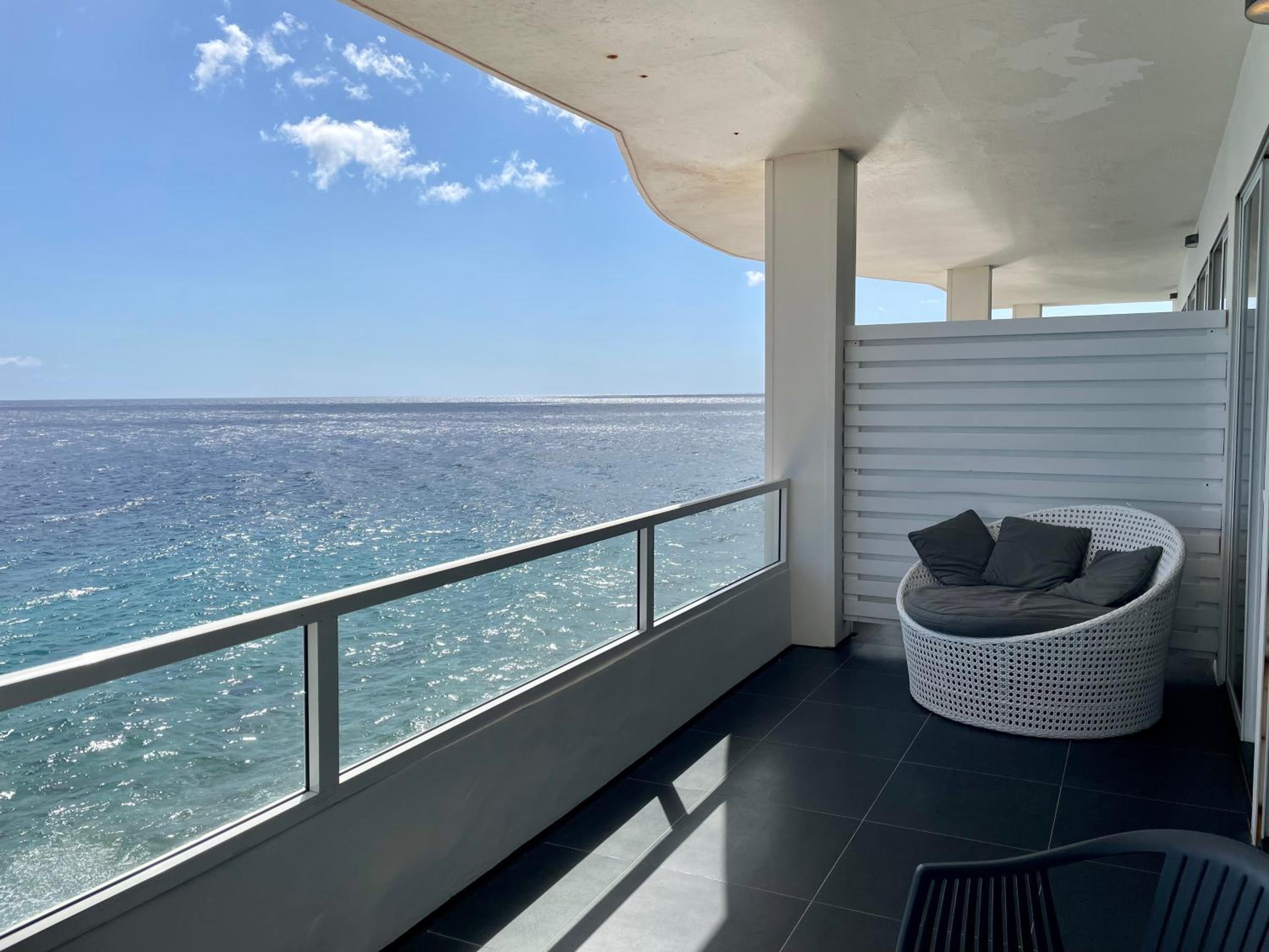 Junior Suite Ocean Front photo 2