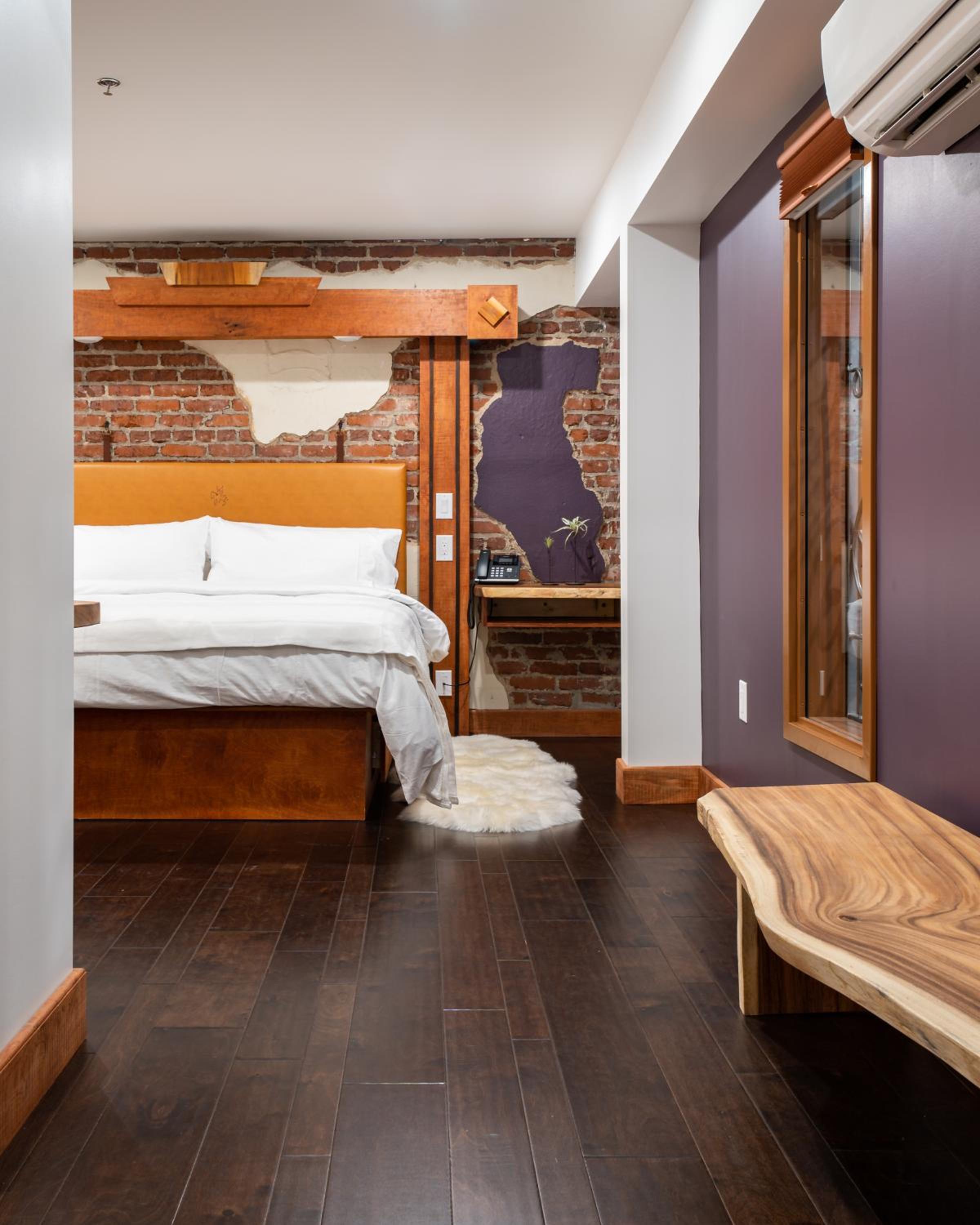 Standard King Room photo 2