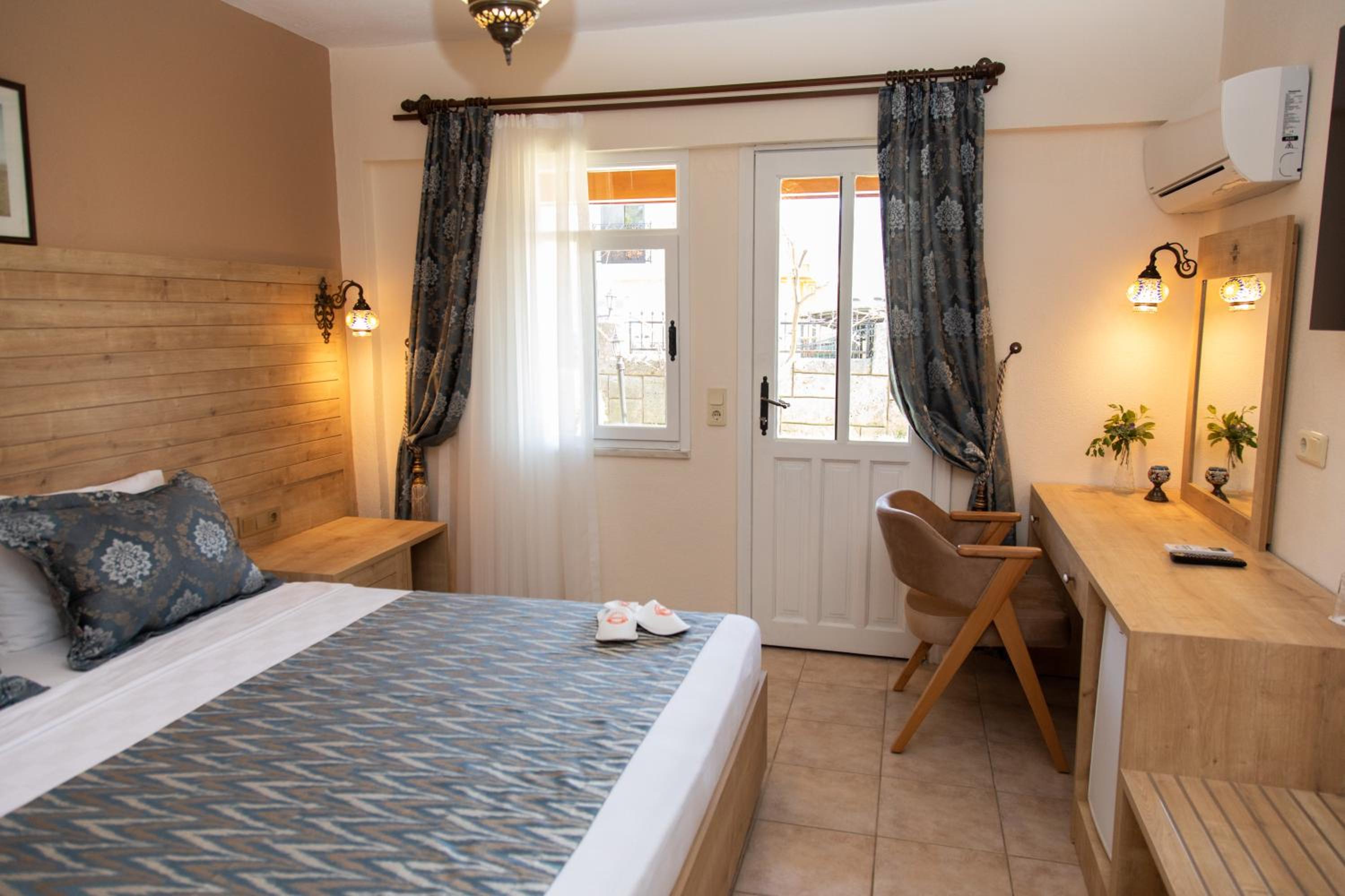 Double Room with Balcony photo 2