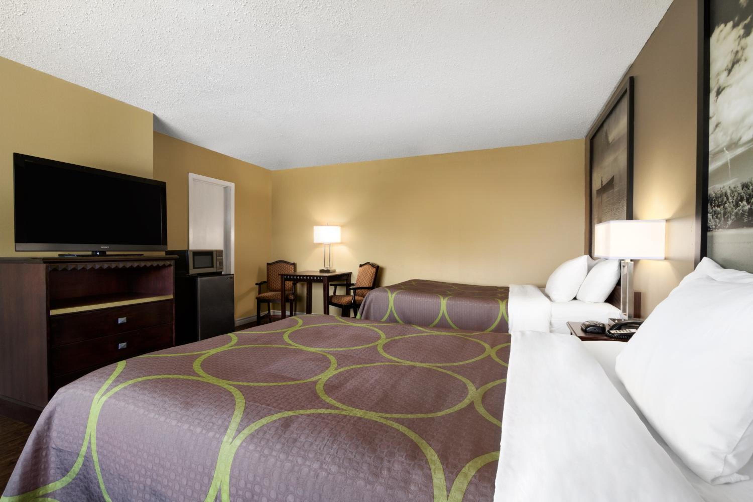 Double Room with Two Double Beds - Non-Smoking - Photo 1