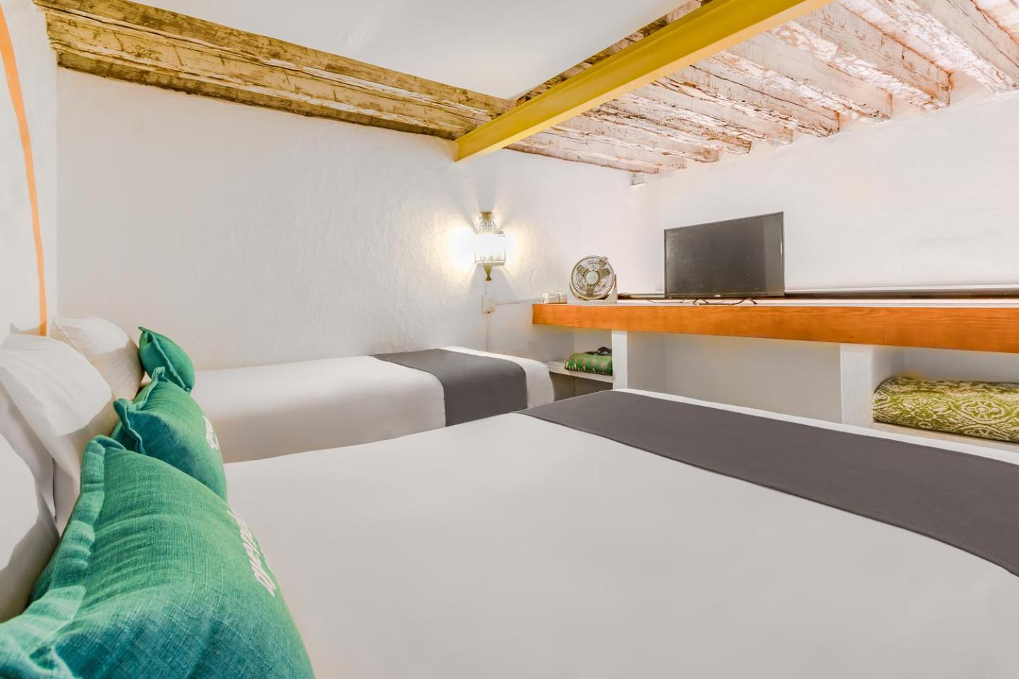 Standard Triple Room photo 3