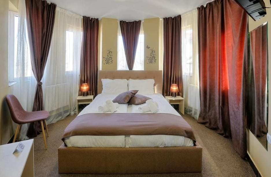 Deluxe Double Room with Balcony photo 1