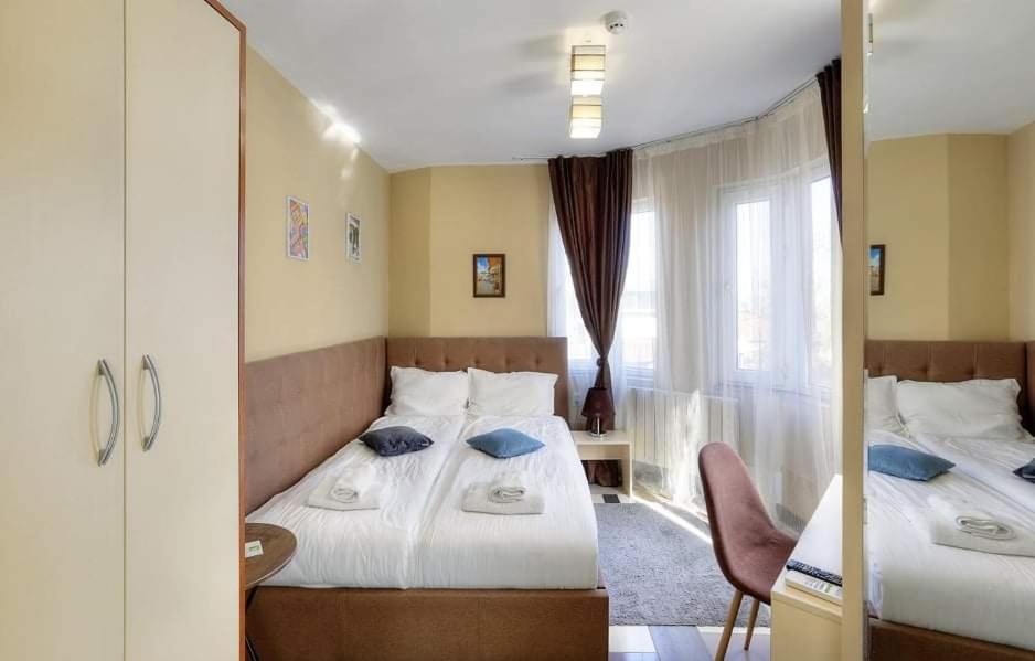 Deluxe Double Room with Balcony photo 1