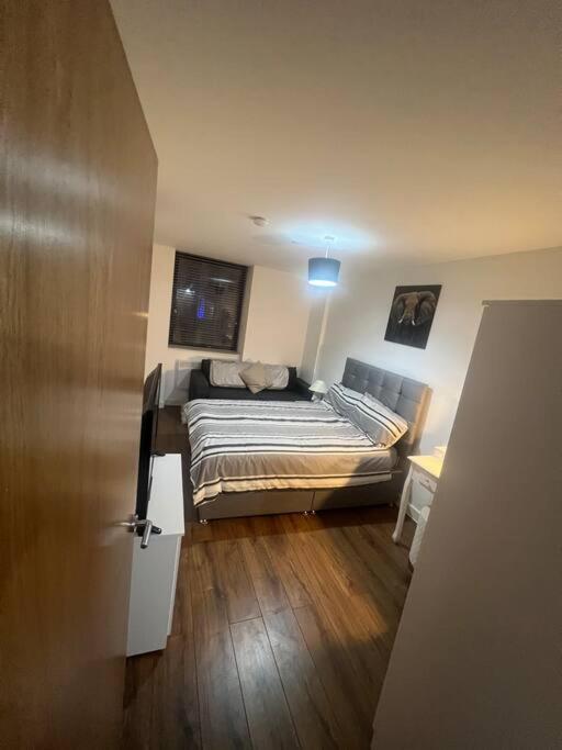 One-Bedroom Apartment - Photo 7